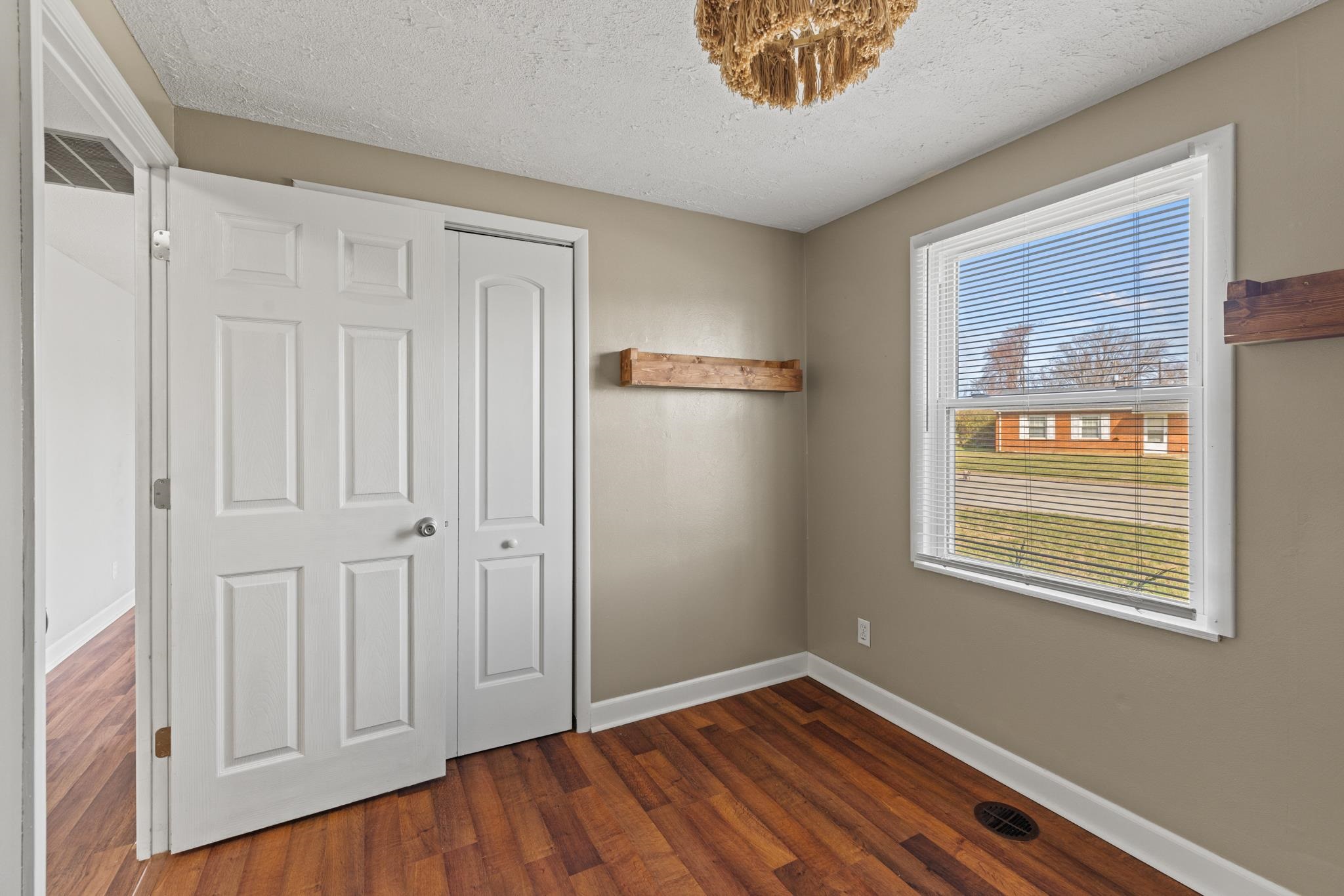 2104 Dickey Drive, Owensboro, Kentucky 42301, 3 Bedrooms Bedrooms, ,1 BathroomBathrooms,Ranch,For Sale,Dickey Drive,89096