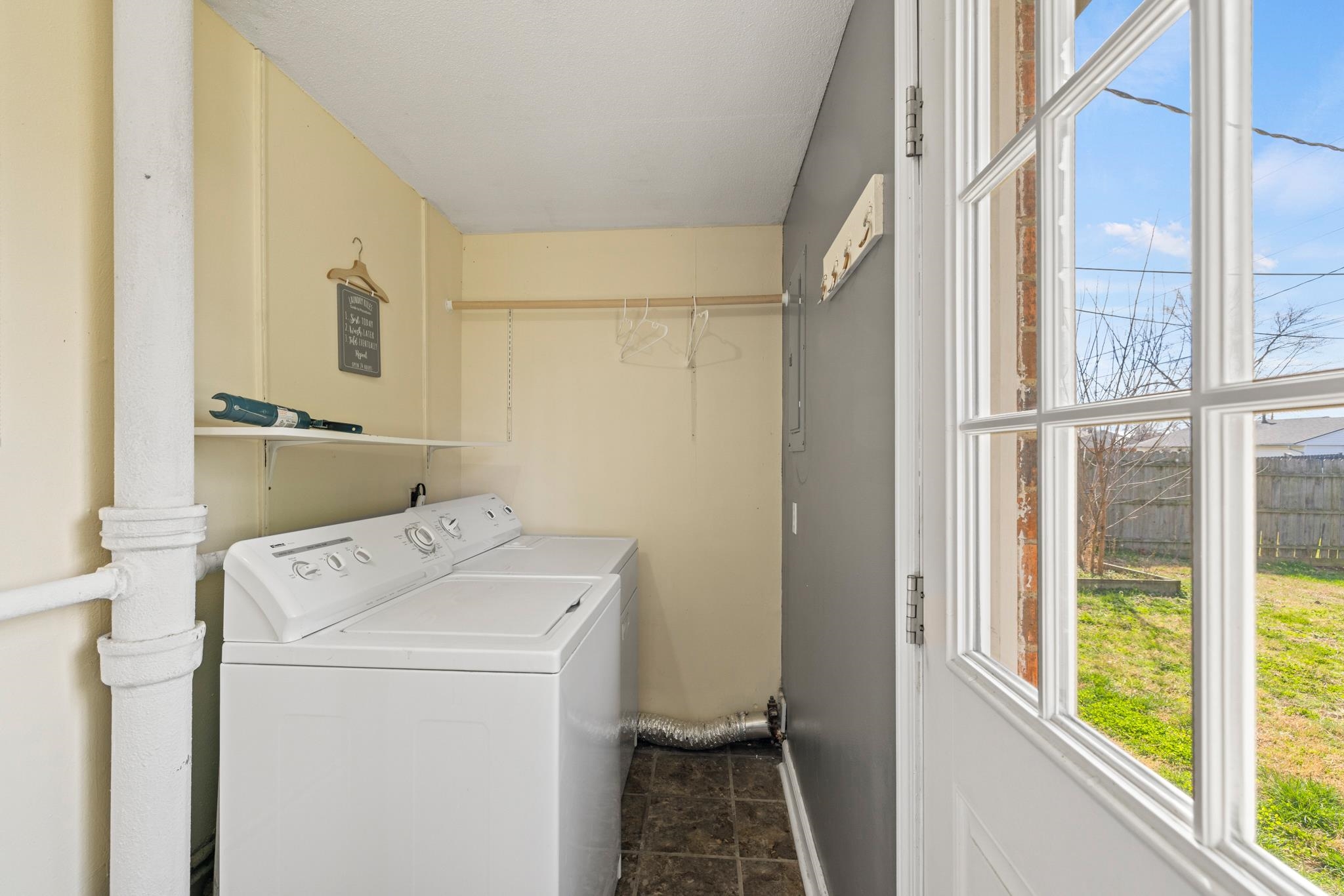 2104 Dickey Drive, Owensboro, Kentucky 42301, 3 Bedrooms Bedrooms, ,1 BathroomBathrooms,Ranch,For Sale,Dickey Drive,89096