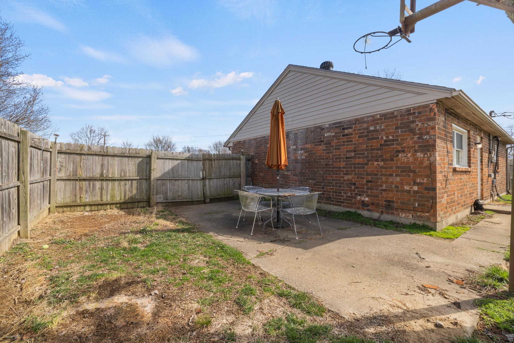 2104 Dickey Drive, Owensboro, Kentucky 42301, 3 Bedrooms Bedrooms, ,1 BathroomBathrooms,Ranch,For Sale,Dickey Drive,89096