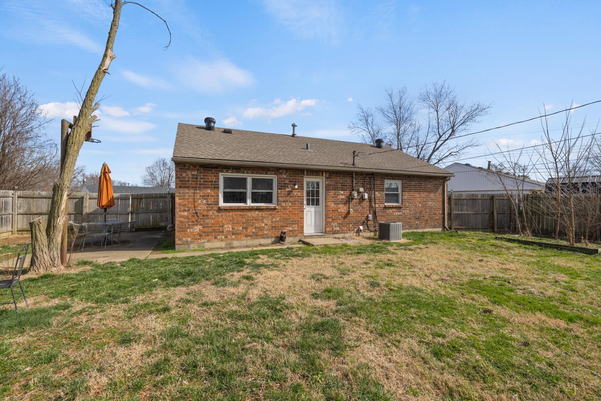 2104 Dickey Drive, Owensboro, Kentucky 42301, 3 Bedrooms Bedrooms, ,1 BathroomBathrooms,Ranch,For Sale,Dickey Drive,89096
