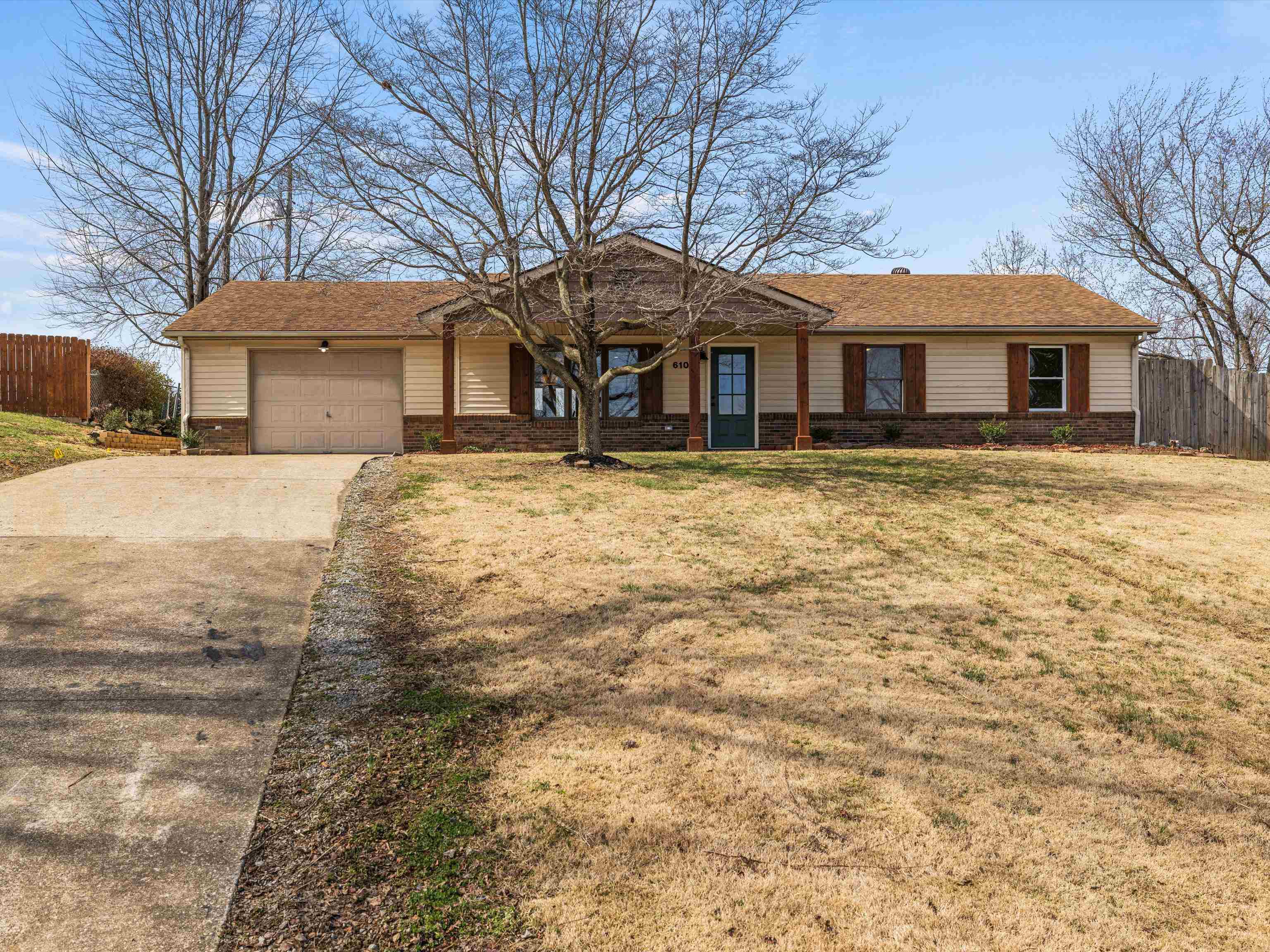 6104 Alma Court, Owensboro, Kentucky 42303, 3 Bedrooms Bedrooms, ,2 BathroomsBathrooms,Single Family Residence,For Sale,Alma Court,89110