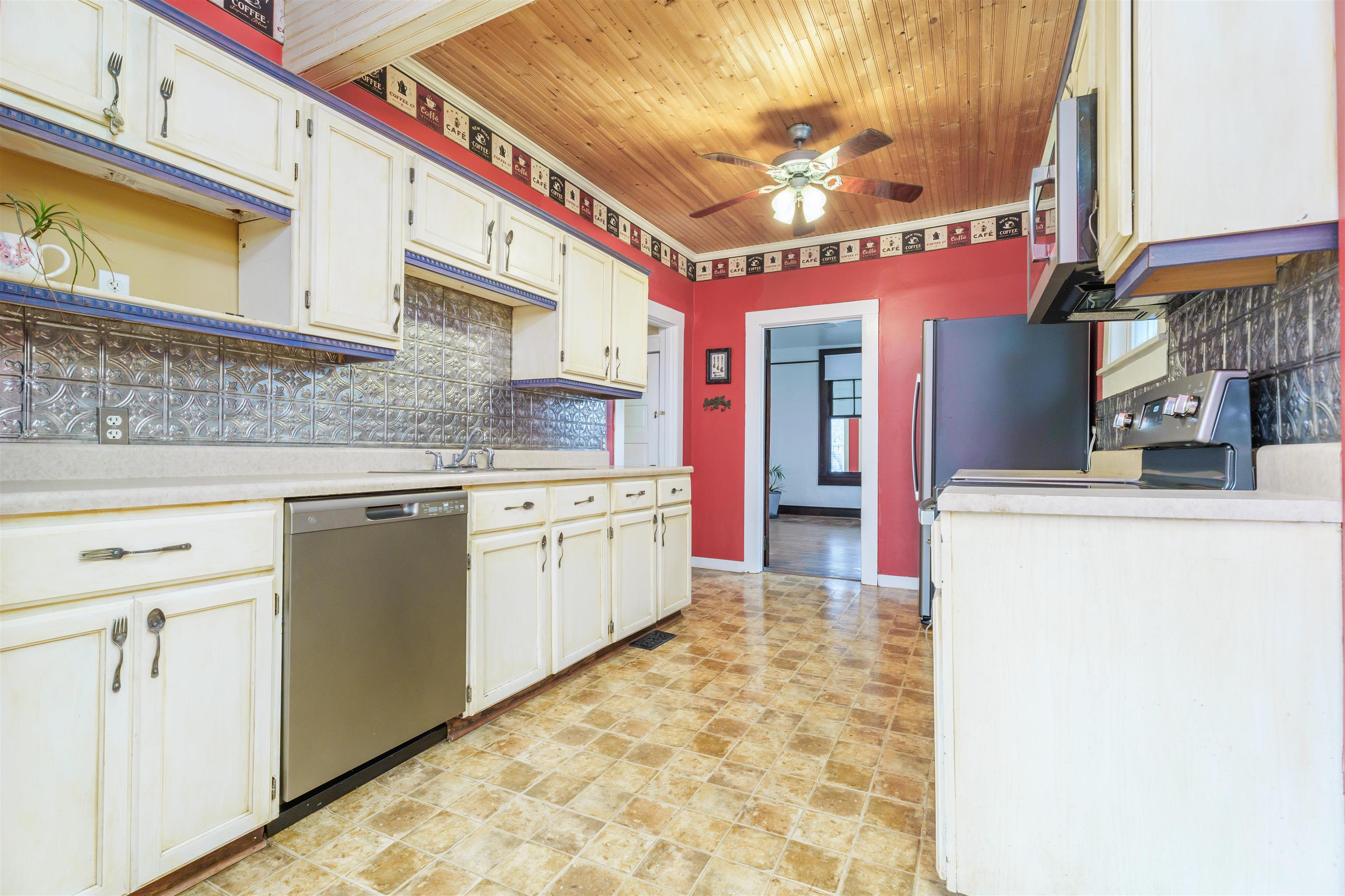 207 East 21st Street, Owensboro, Kentucky 42303, 4 Bedrooms Bedrooms, ,1 BathroomBathrooms,Single Family Residence,For Sale,East 21st Street,89111