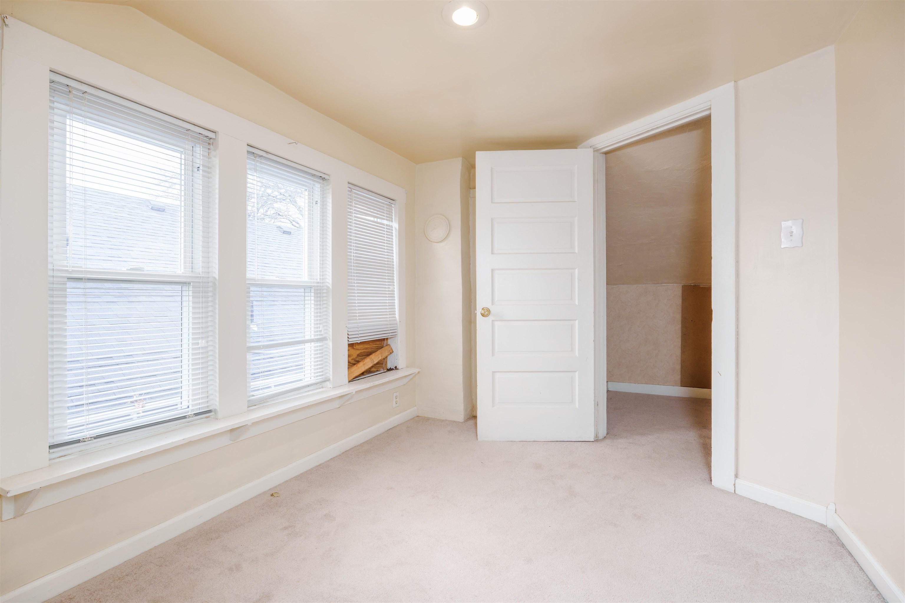 207 East 21st Street, Owensboro, Kentucky 42303, 4 Bedrooms Bedrooms, ,1 BathroomBathrooms,Single Family Residence,For Sale,East 21st Street,89111