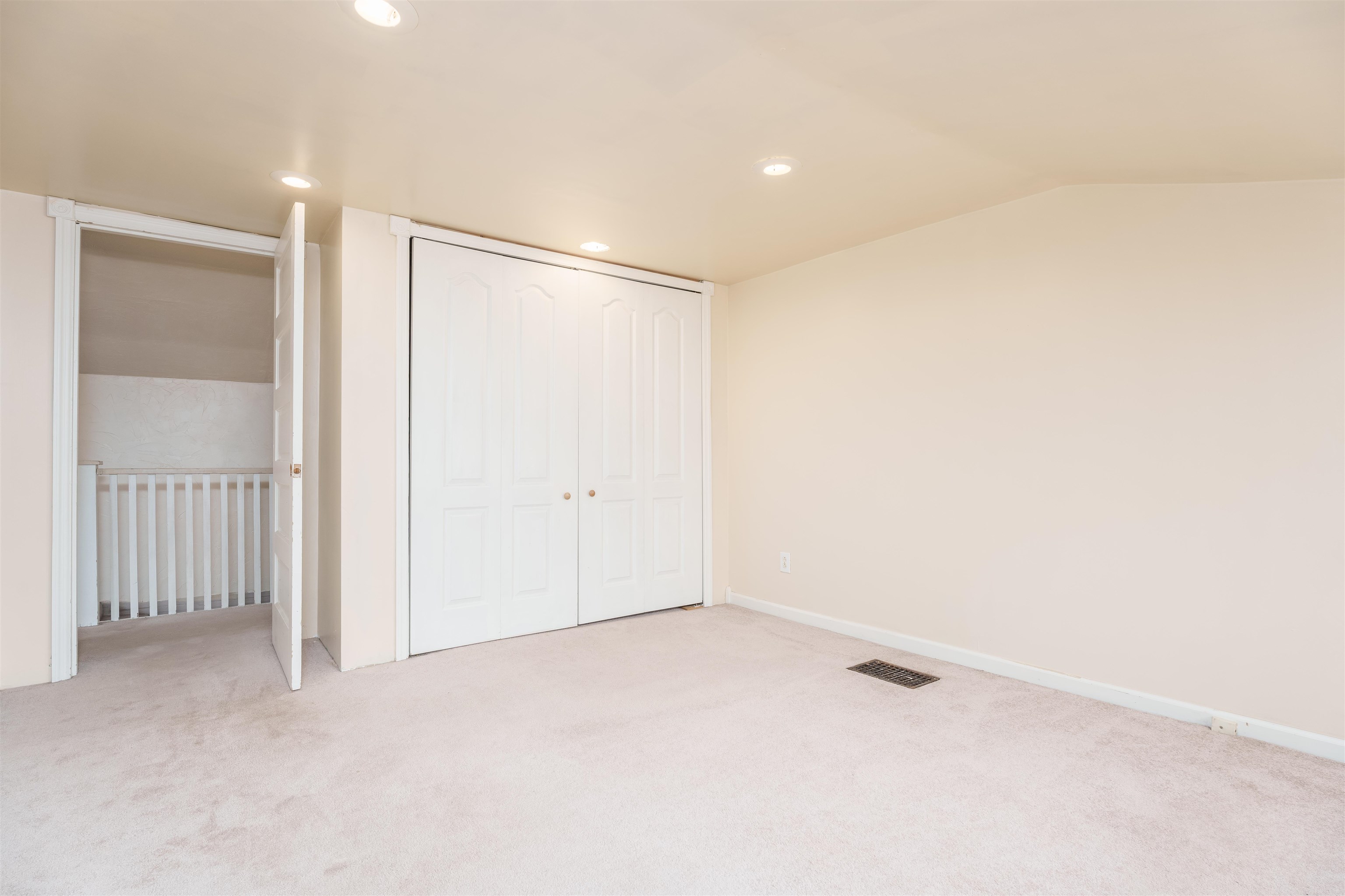 207 East 21st Street, Owensboro, Kentucky 42303, 4 Bedrooms Bedrooms, ,1 BathroomBathrooms,Single Family Residence,For Sale,East 21st Street,89111