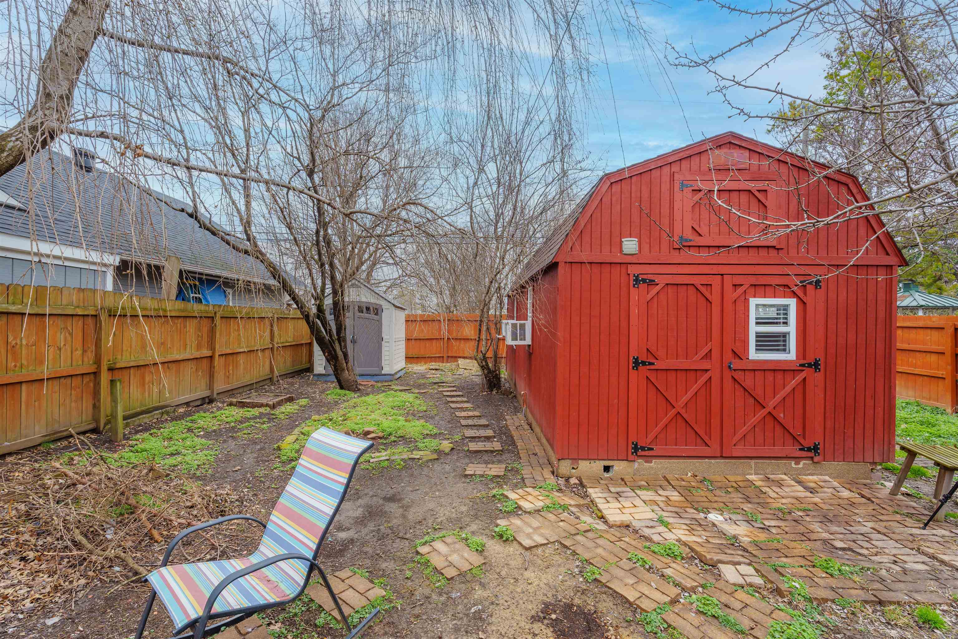 207 East 21st Street, Owensboro, Kentucky 42303, 4 Bedrooms Bedrooms, ,1 BathroomBathrooms,Single Family Residence,For Sale,East 21st Street,89111