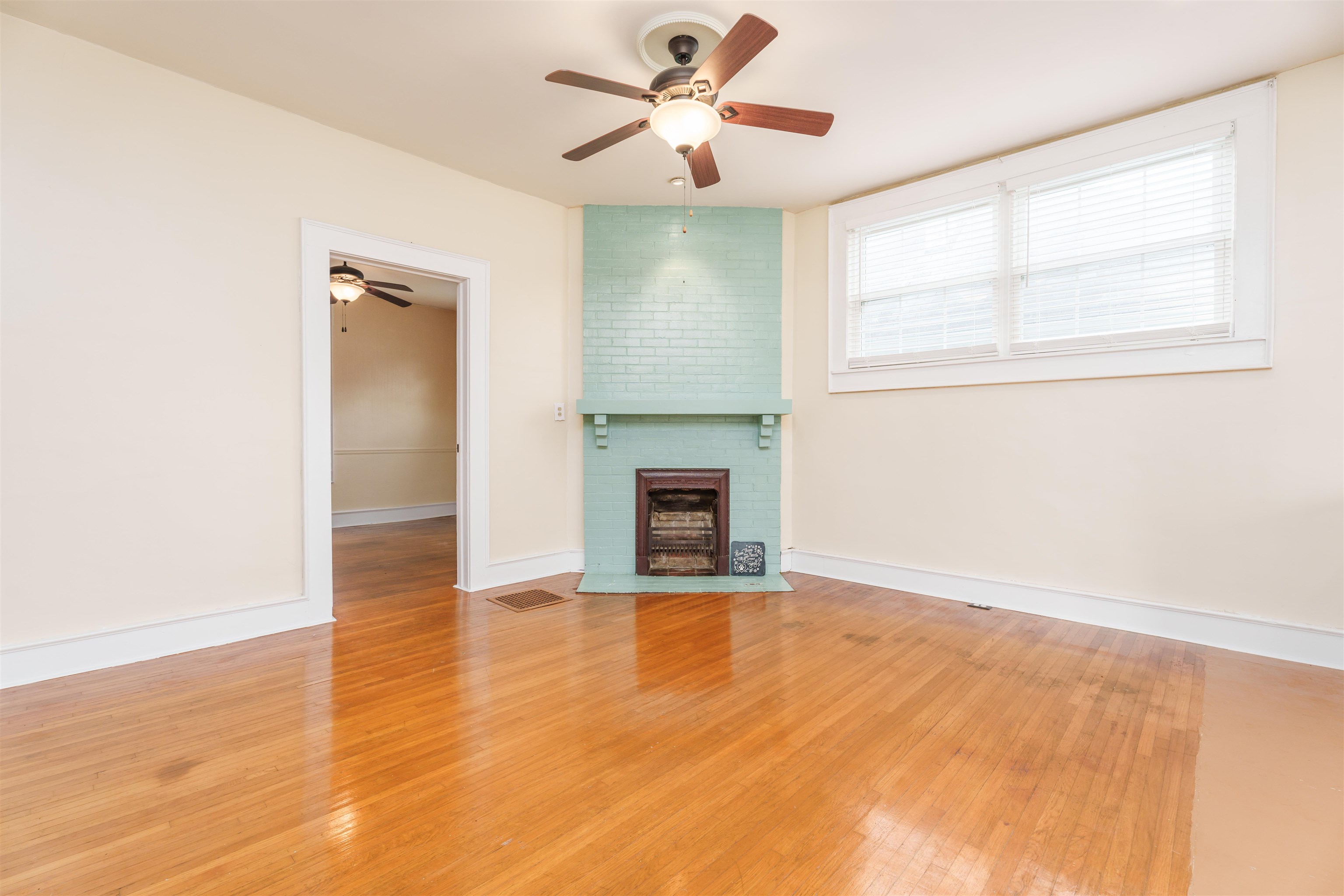 207 East 21st Street, Owensboro, Kentucky 42303, 4 Bedrooms Bedrooms, ,1 BathroomBathrooms,Single Family Residence,For Sale,East 21st Street,89111