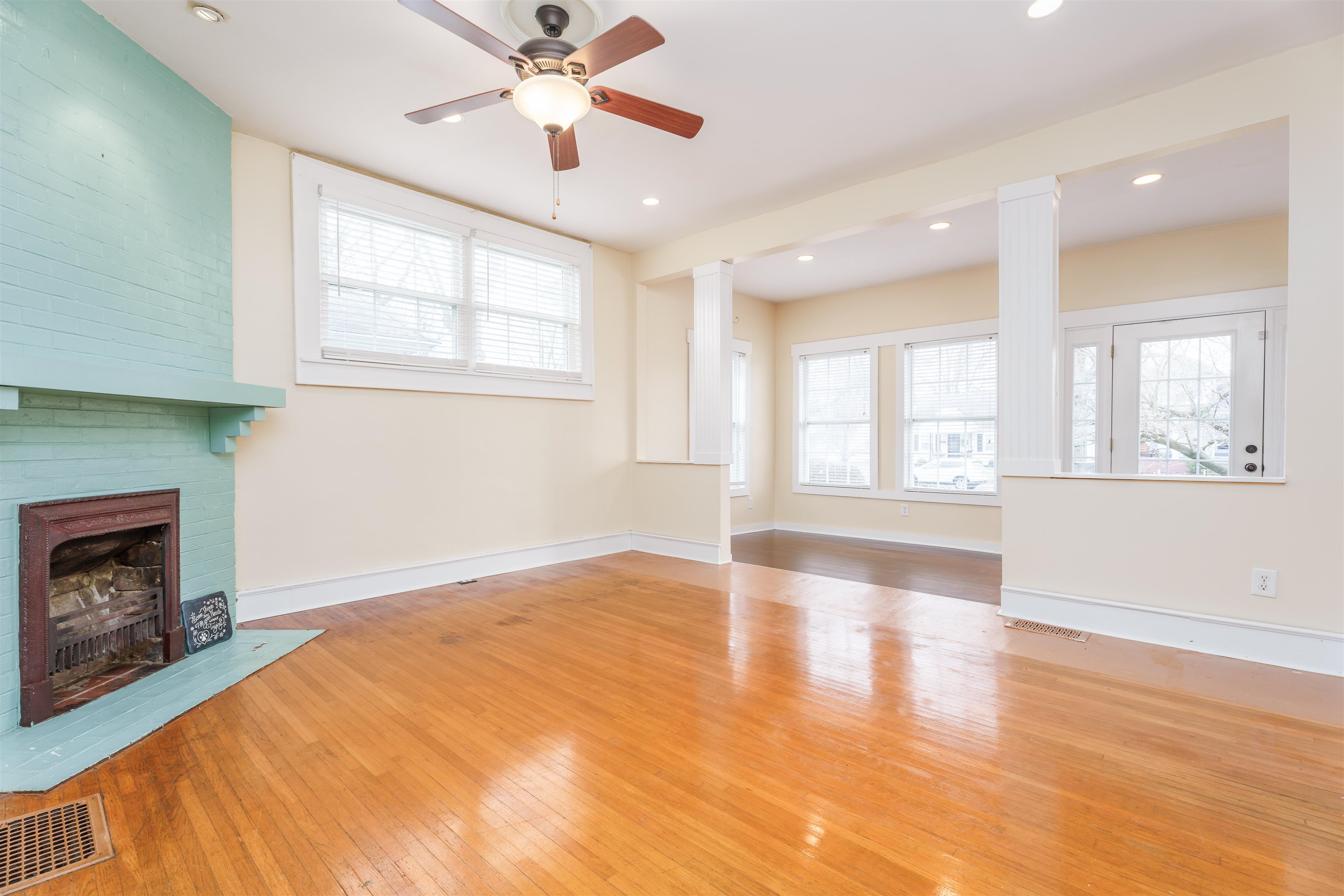 207 East 21st Street, Owensboro, Kentucky 42303, 4 Bedrooms Bedrooms, ,1 BathroomBathrooms,Single Family Residence,For Sale,East 21st Street,89111