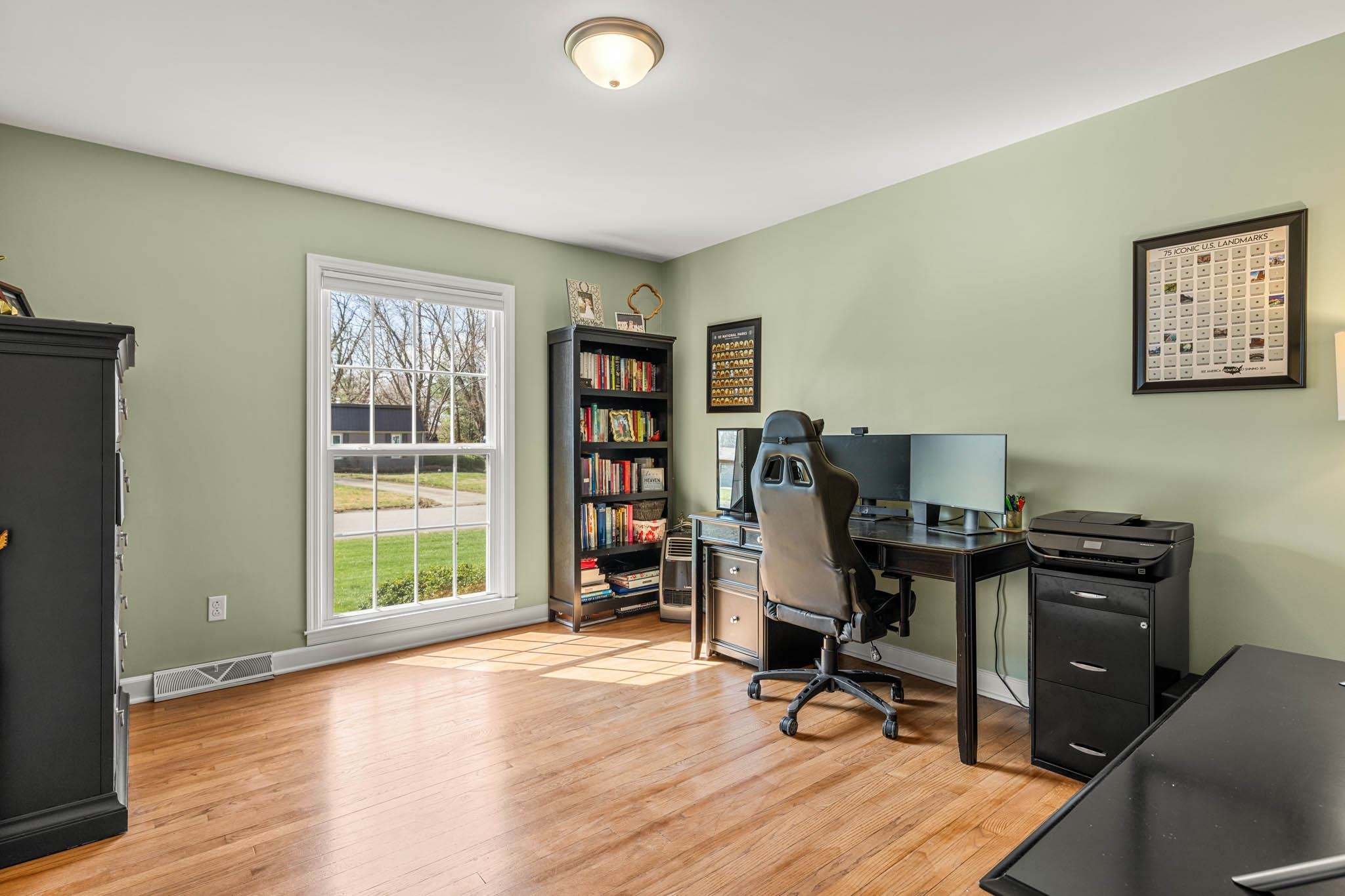 1233 Hickory Ln, Owensboro, Kentucky 42303-7524, 3 Bedrooms Bedrooms, ,2 BathroomsBathrooms,Single Family Residence,For Sale,Hickory Ln,89130