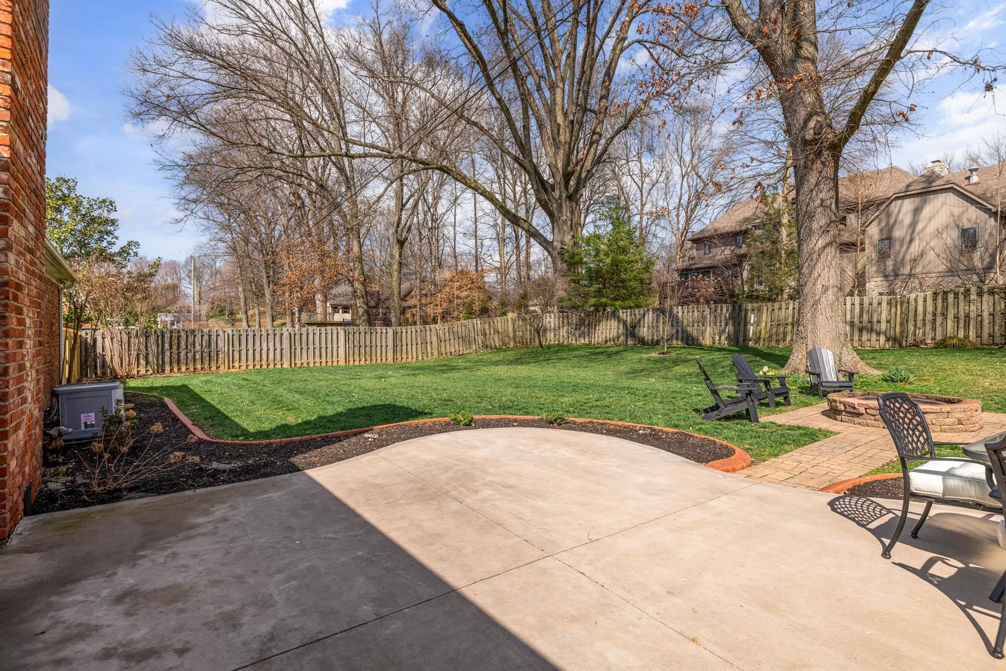1233 Hickory Ln, Owensboro, Kentucky 42303-7524, 3 Bedrooms Bedrooms, ,2 BathroomsBathrooms,Single Family Residence,For Sale,Hickory Ln,89130
