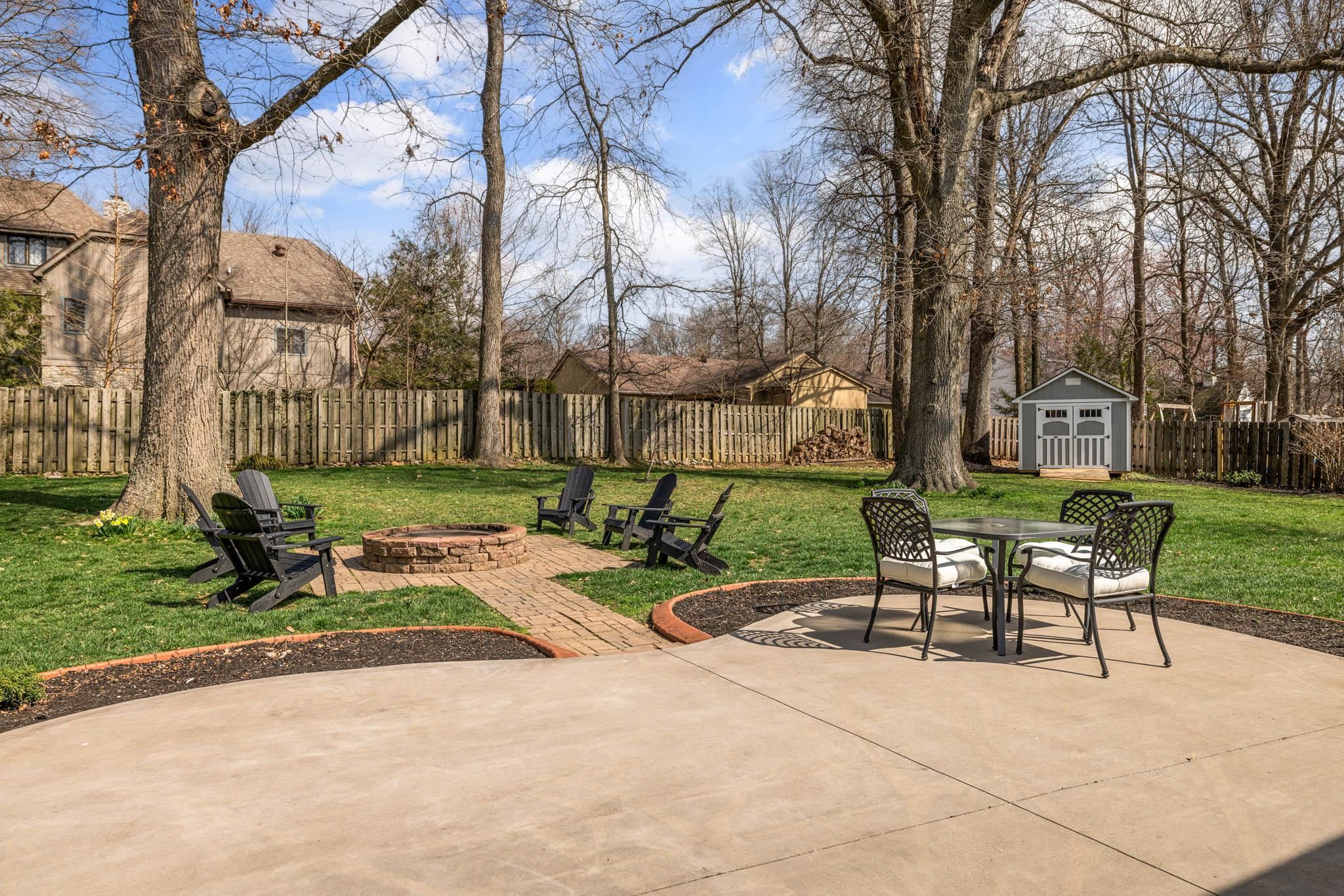 1233 Hickory Ln, Owensboro, Kentucky 42303-7524, 3 Bedrooms Bedrooms, ,2 BathroomsBathrooms,Single Family Residence,For Sale,Hickory Ln,89130