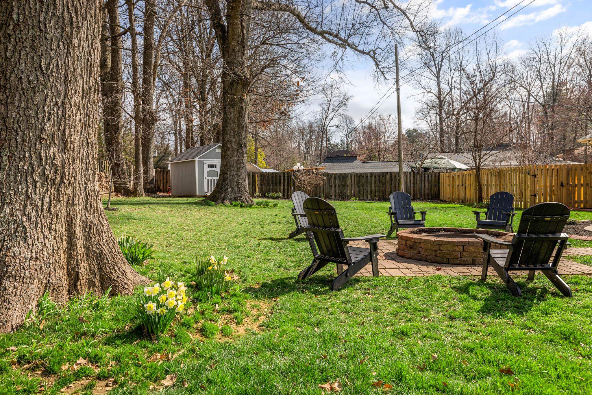 1233 Hickory Ln, Owensboro, Kentucky 42303-7524, 3 Bedrooms Bedrooms, ,2 BathroomsBathrooms,Single Family Residence,For Sale,Hickory Ln,89130