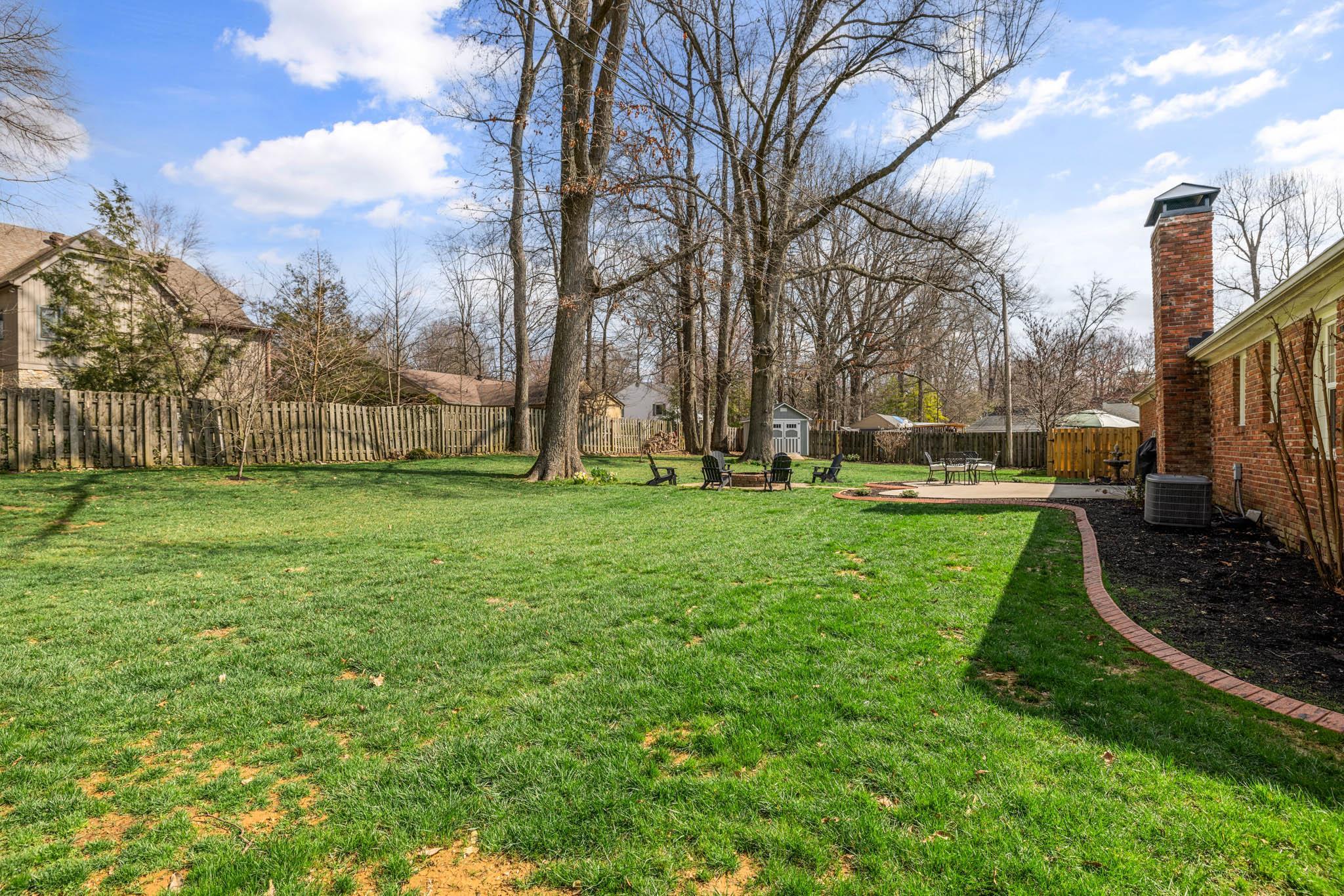 1233 Hickory Ln, Owensboro, Kentucky 42303-7524, 3 Bedrooms Bedrooms, ,2 BathroomsBathrooms,Single Family Residence,For Sale,Hickory Ln,89130