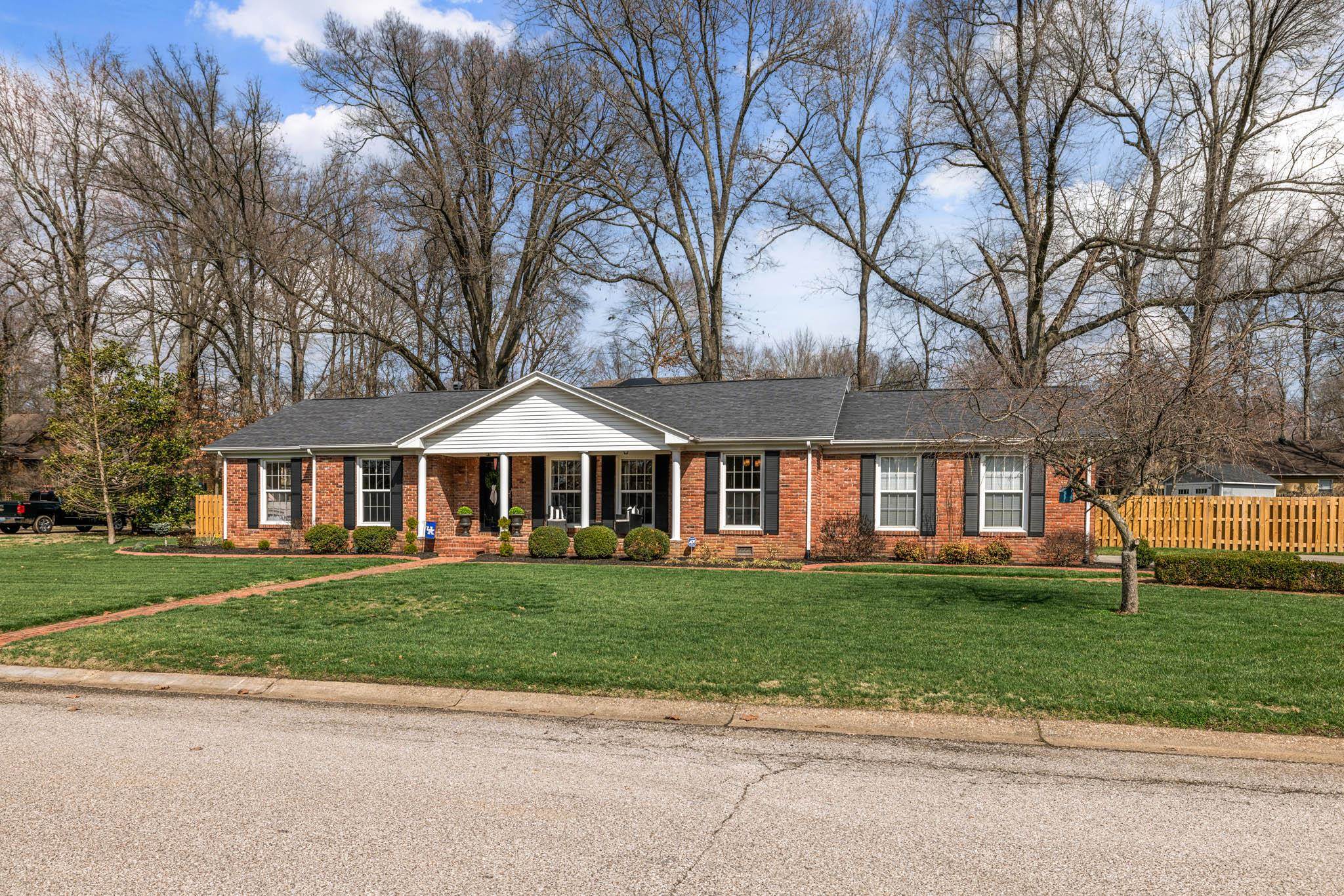 1233 Hickory Ln, Owensboro, Kentucky 42303-7524, 3 Bedrooms Bedrooms, ,2 BathroomsBathrooms,Single Family Residence,For Sale,Hickory Ln,89130
