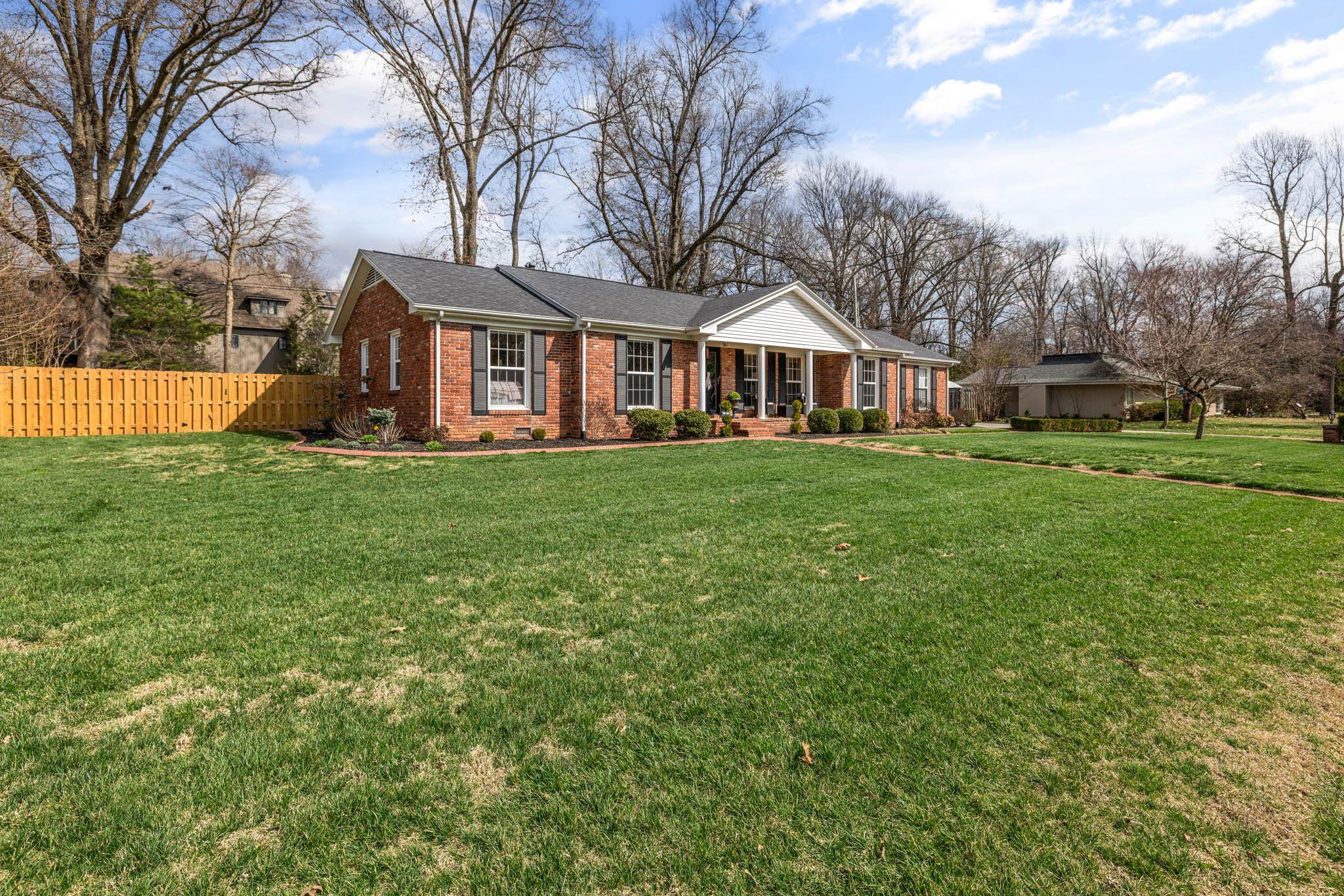 1233 Hickory Ln, Owensboro, Kentucky 42303-7524, 3 Bedrooms Bedrooms, ,2 BathroomsBathrooms,Single Family Residence,For Sale,Hickory Ln,89130
