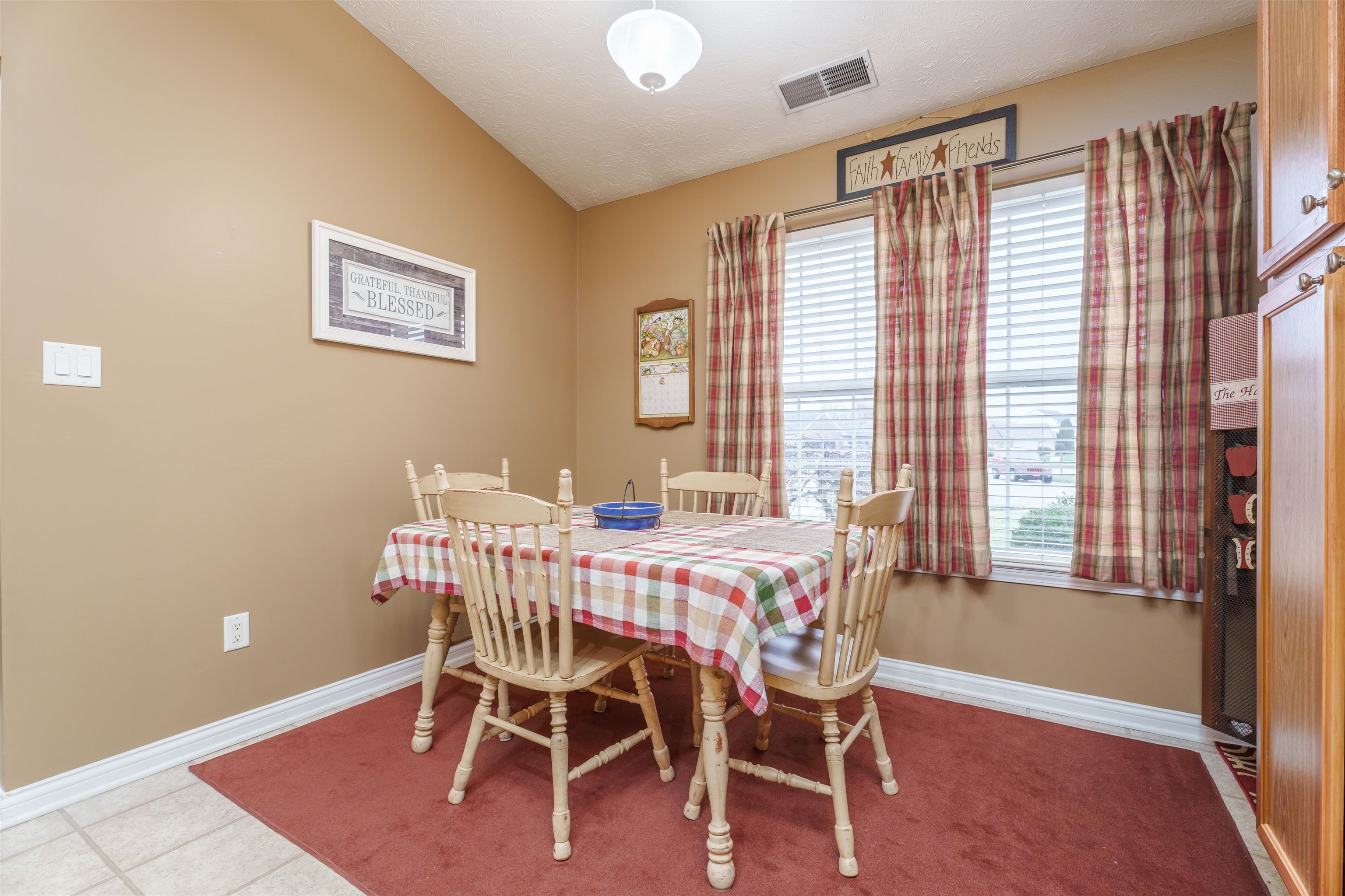 2309 Homestead Pointe, Owensboro, Kentucky 42301, 3 Bedrooms Bedrooms, ,2 BathroomsBathrooms,Single Family Residence,For Sale,Homestead Pointe,89131
