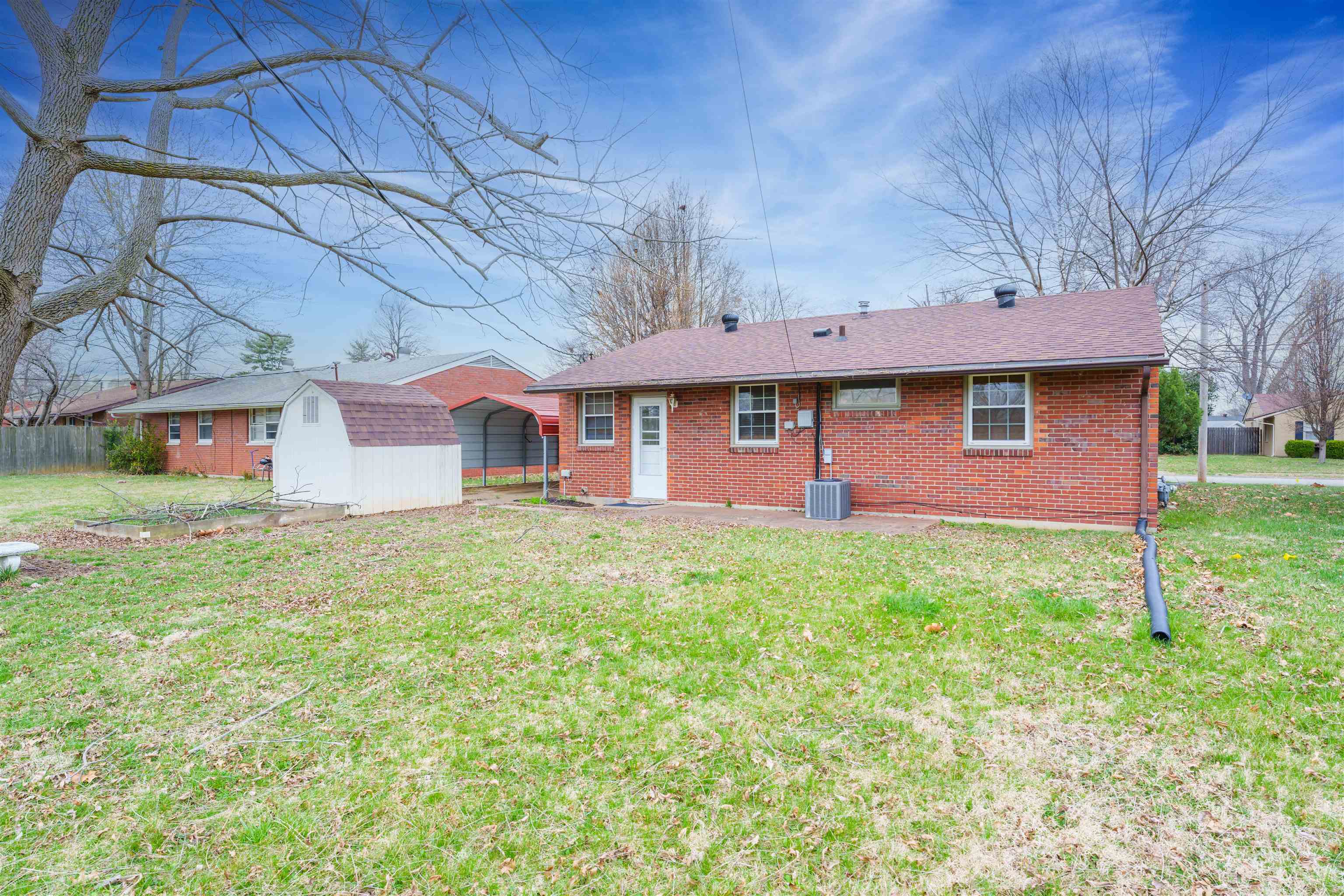 2060 Wyandotte Ave., Owensboro, Kentucky 42301, 3 Bedrooms Bedrooms, ,1 BathroomBathrooms,Single Family Residence,For Sale,Wyandotte Ave.,89133