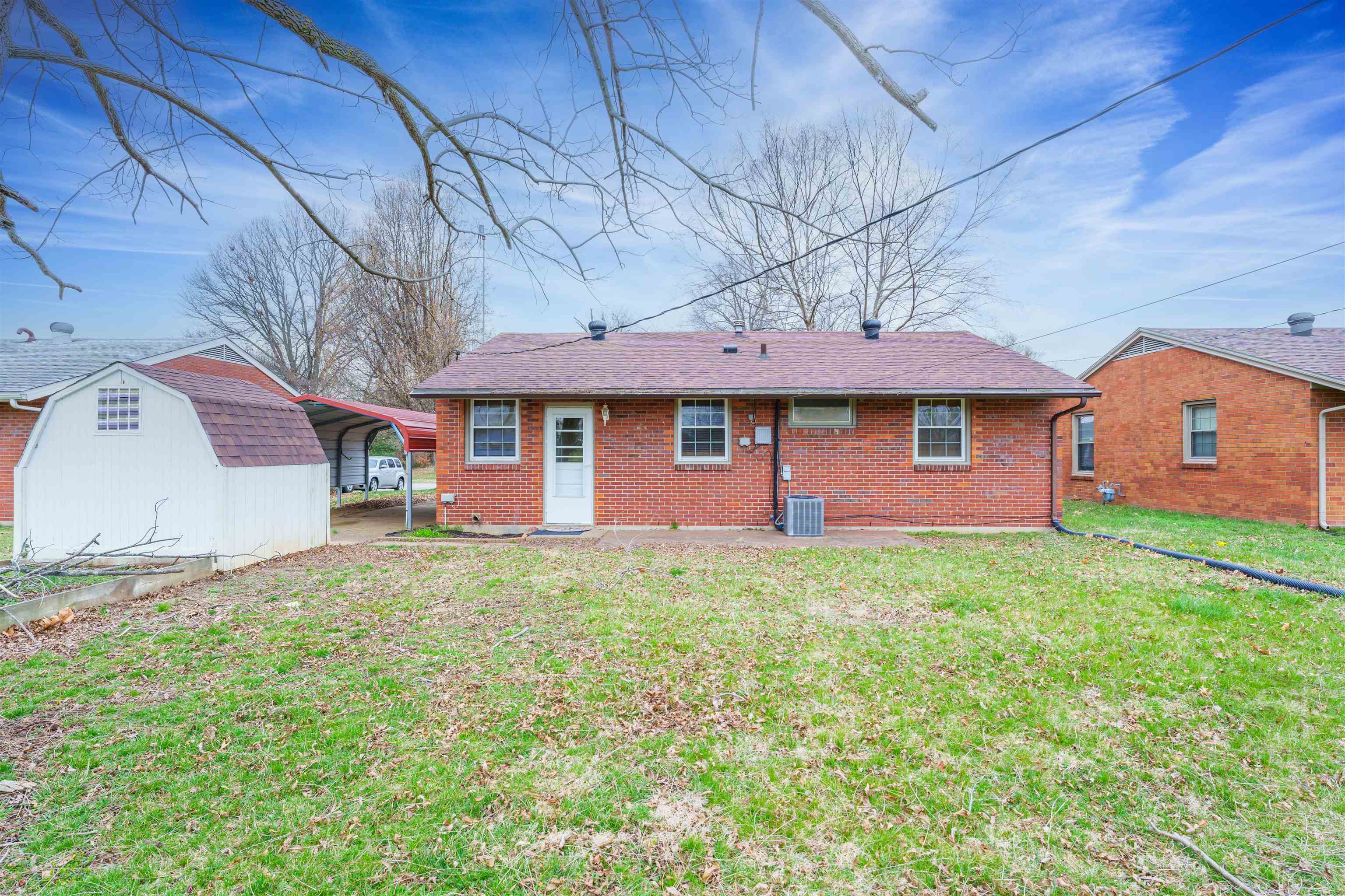 2060 Wyandotte Ave., Owensboro, Kentucky 42301, 3 Bedrooms Bedrooms, ,1 BathroomBathrooms,Single Family Residence,For Sale,Wyandotte Ave.,89133