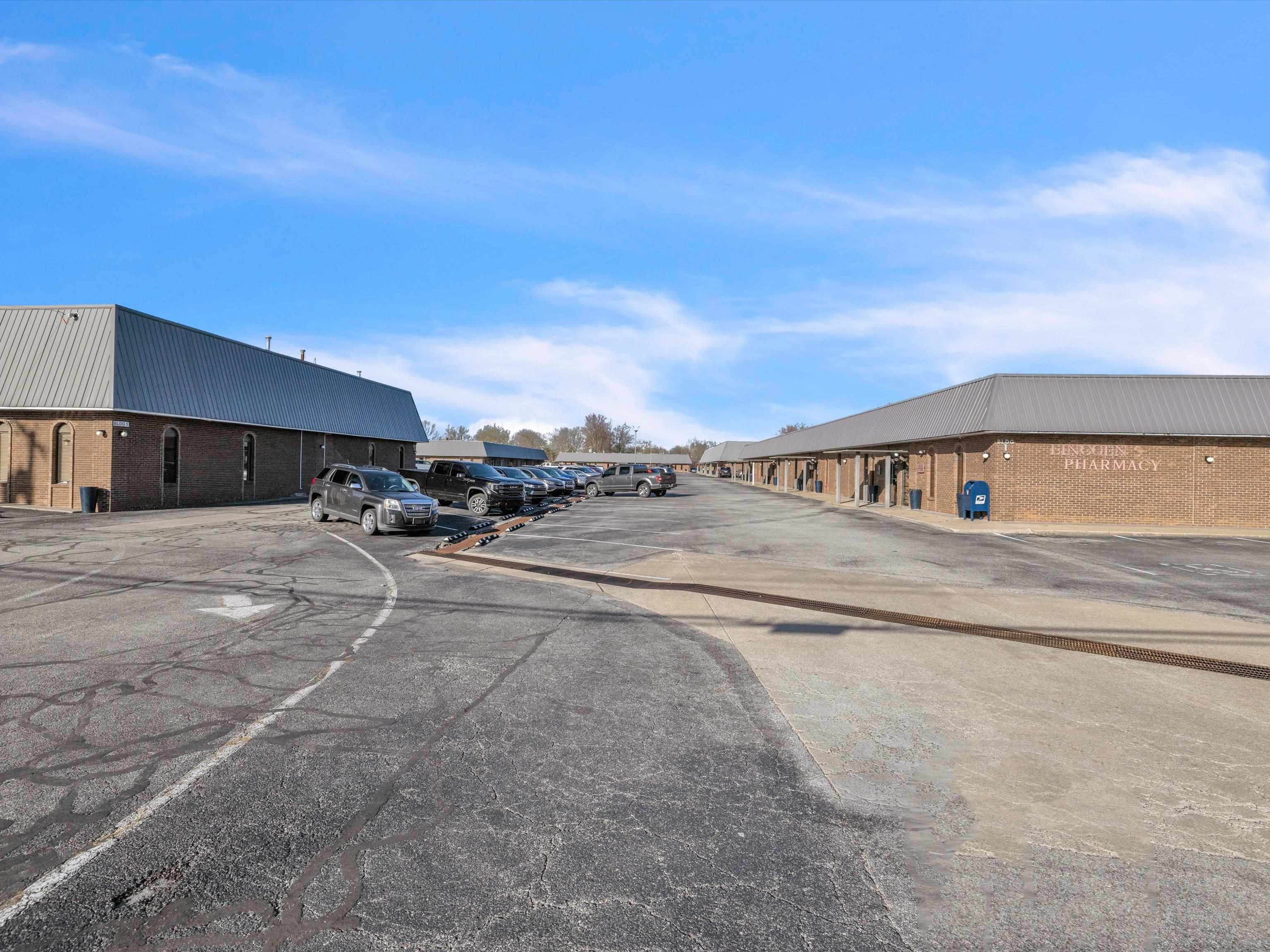 2816 Veach Road, Unit 308, Owensboro, Kentucky 42303, ,Office,For Sale,Veach Road, Unit 308,89162