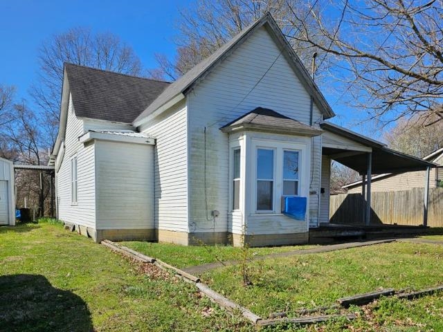 119 South Jefferson Street, Central City, Kentucky 42330, 2 Bedrooms Bedrooms, ,1 BathroomBathrooms,Single Family Residence,For Sale,South Jefferson Street,89166