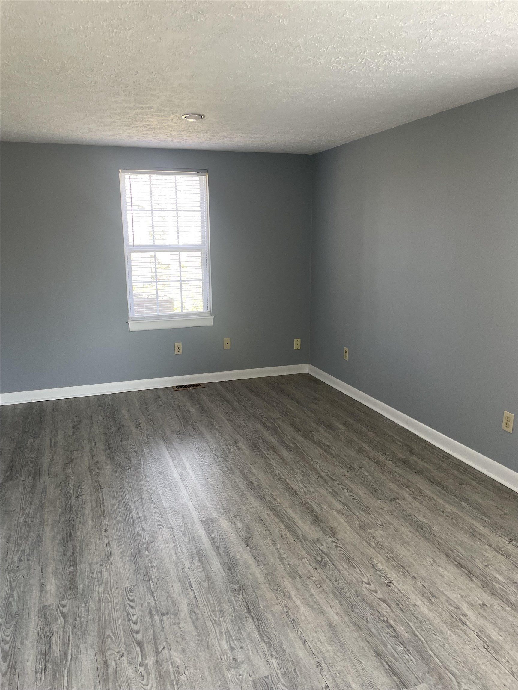 1120 Western Court, Owensboro, Kentucky 42301, 2 Bedrooms Bedrooms, ,1 BathroomBathrooms,Single Family Residence,For Sale,Western Court,89167