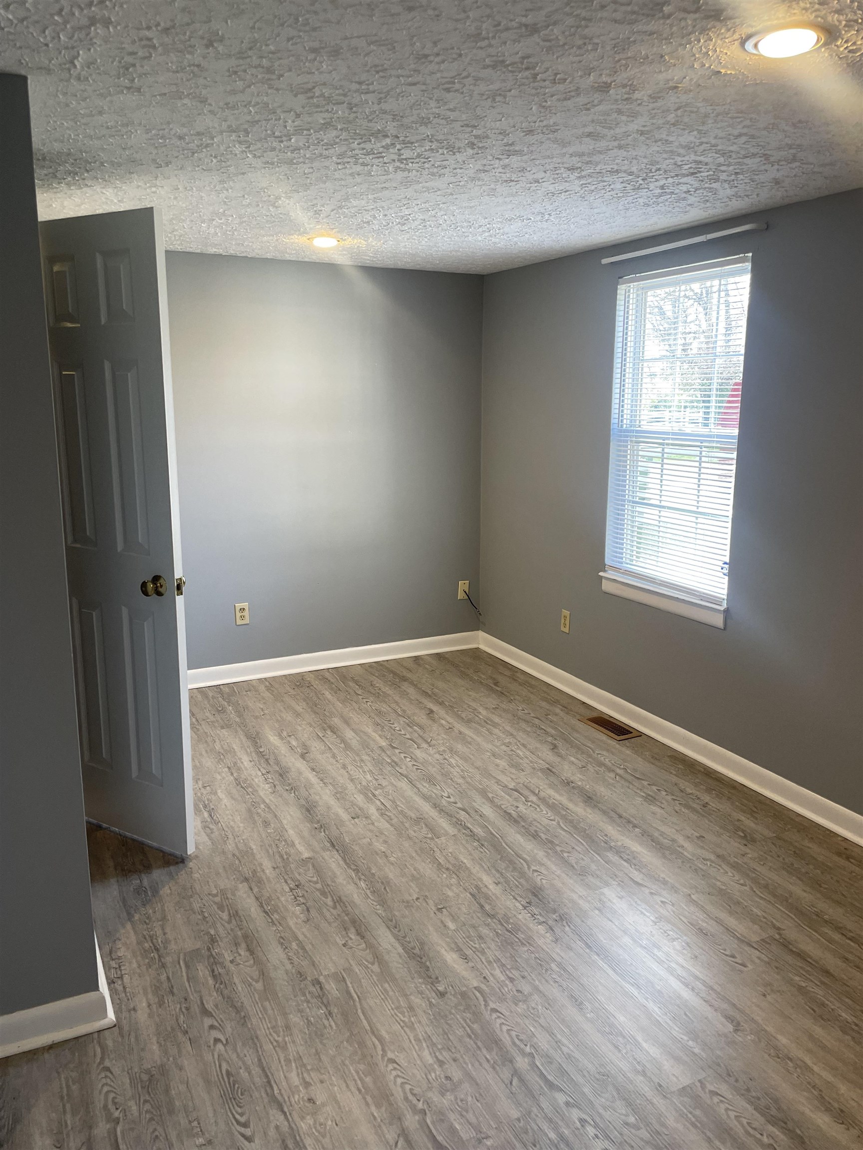 1120 Western Court, Owensboro, Kentucky 42301, 2 Bedrooms Bedrooms, ,1 BathroomBathrooms,Single Family Residence,For Sale,Western Court,89167