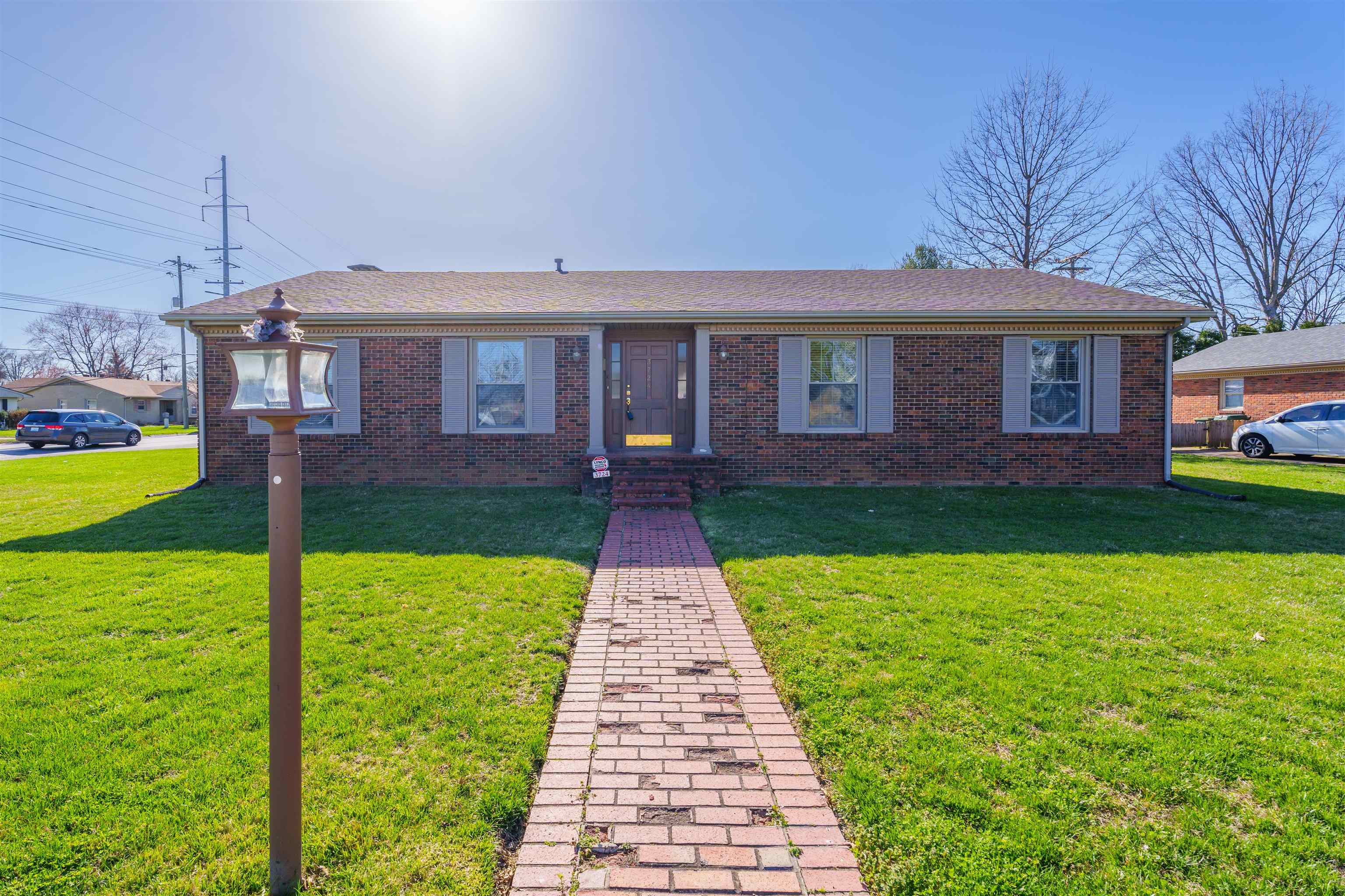 3724 Griffith Ave, Owensboro, Kentucky 42301, 3 Bedrooms Bedrooms, ,2 BathroomsBathrooms,Single Family Residence,For Sale,Griffith Ave,89172