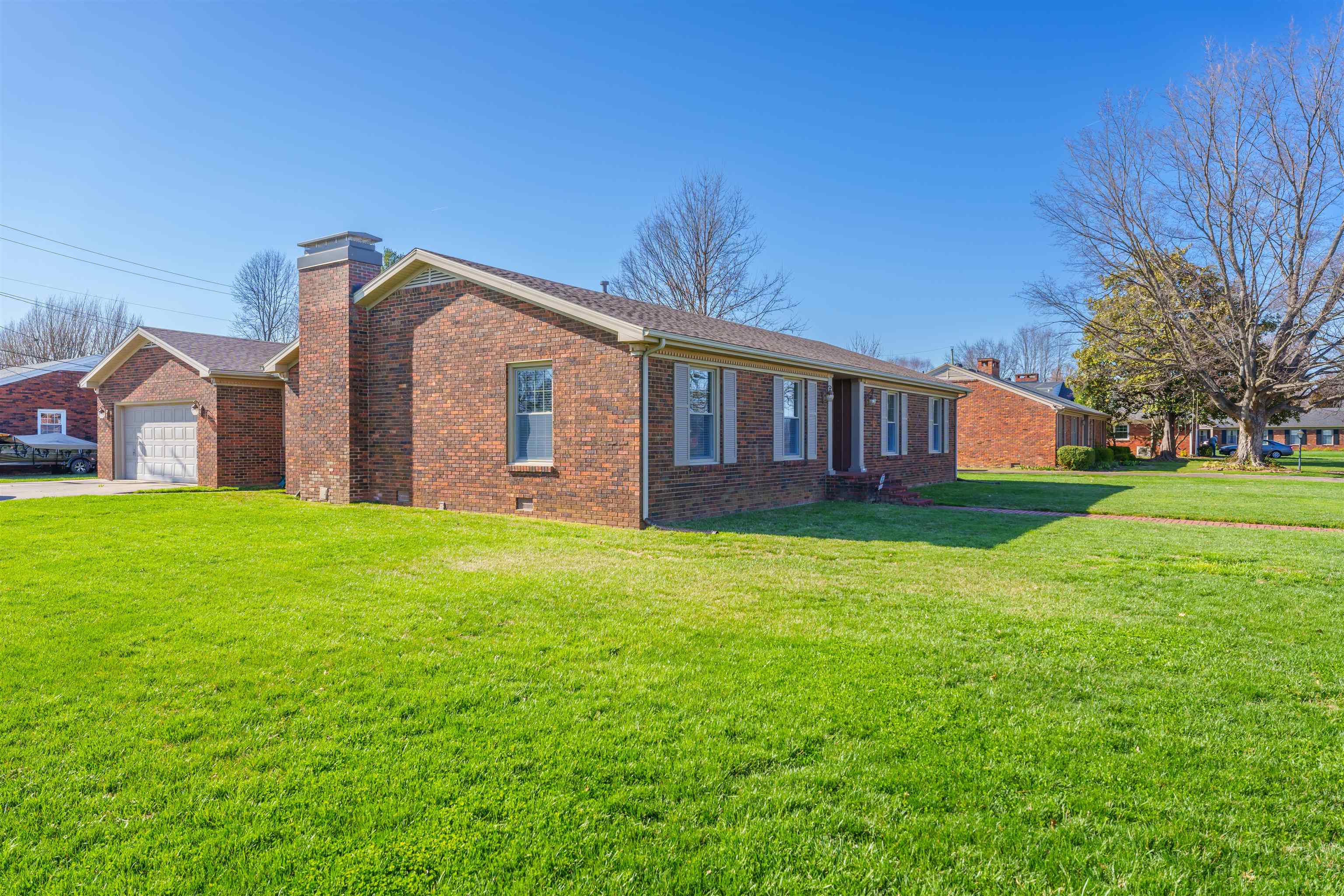 3724 Griffith Ave, Owensboro, Kentucky 42301, 3 Bedrooms Bedrooms, ,2 BathroomsBathrooms,Single Family Residence,For Sale,Griffith Ave,89172
