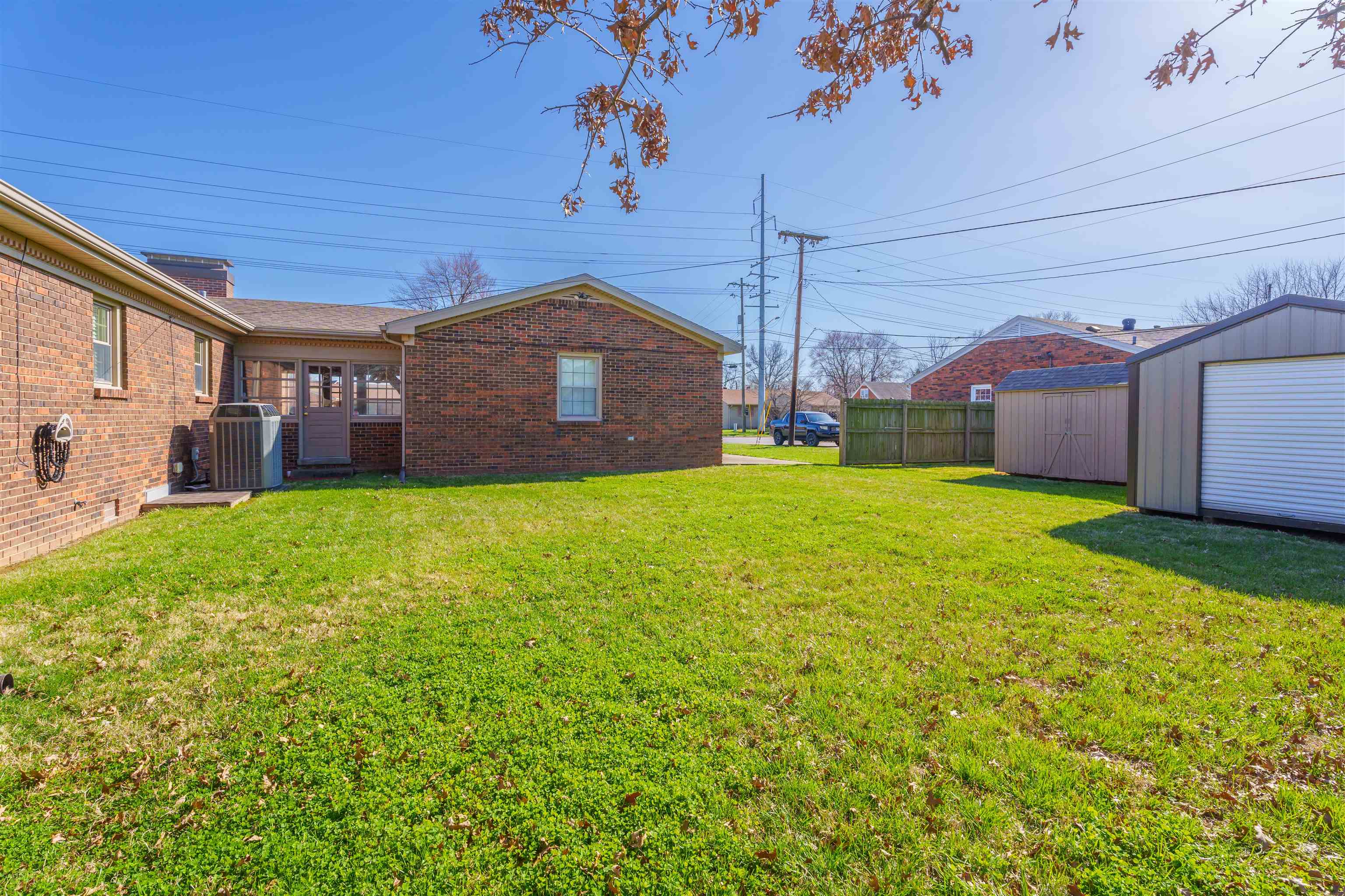 3724 Griffith Ave, Owensboro, Kentucky 42301, 3 Bedrooms Bedrooms, ,2 BathroomsBathrooms,Single Family Residence,For Sale,Griffith Ave,89172