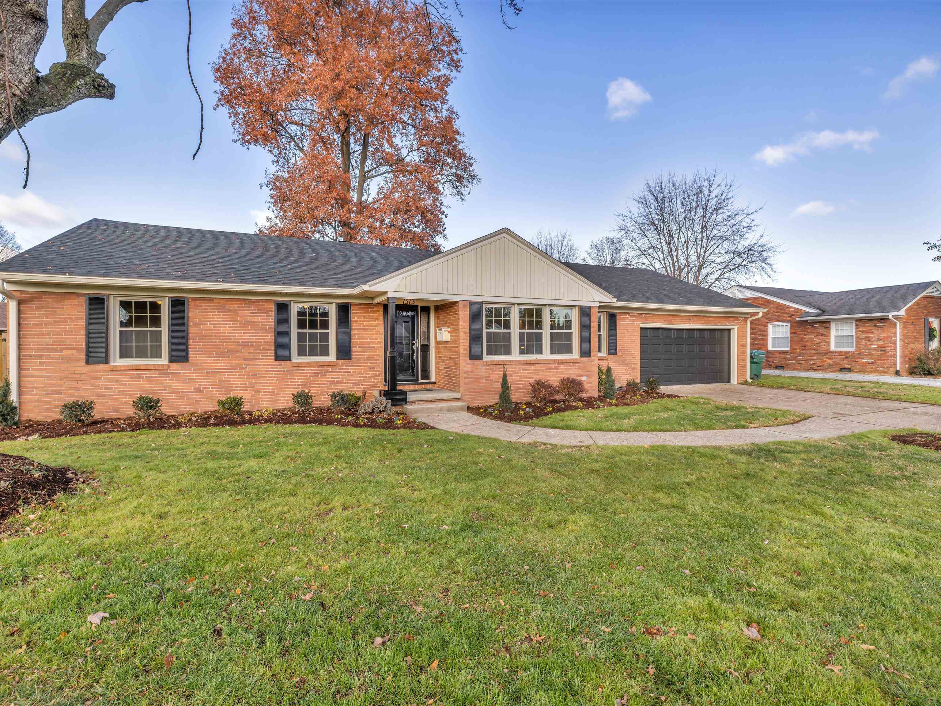 1513 Standish Place, Owensboro, Kentucky 42303, 4 Bedrooms Bedrooms, ,3 BathroomsBathrooms,Single Family Residence,For Sale,Standish Place,89173