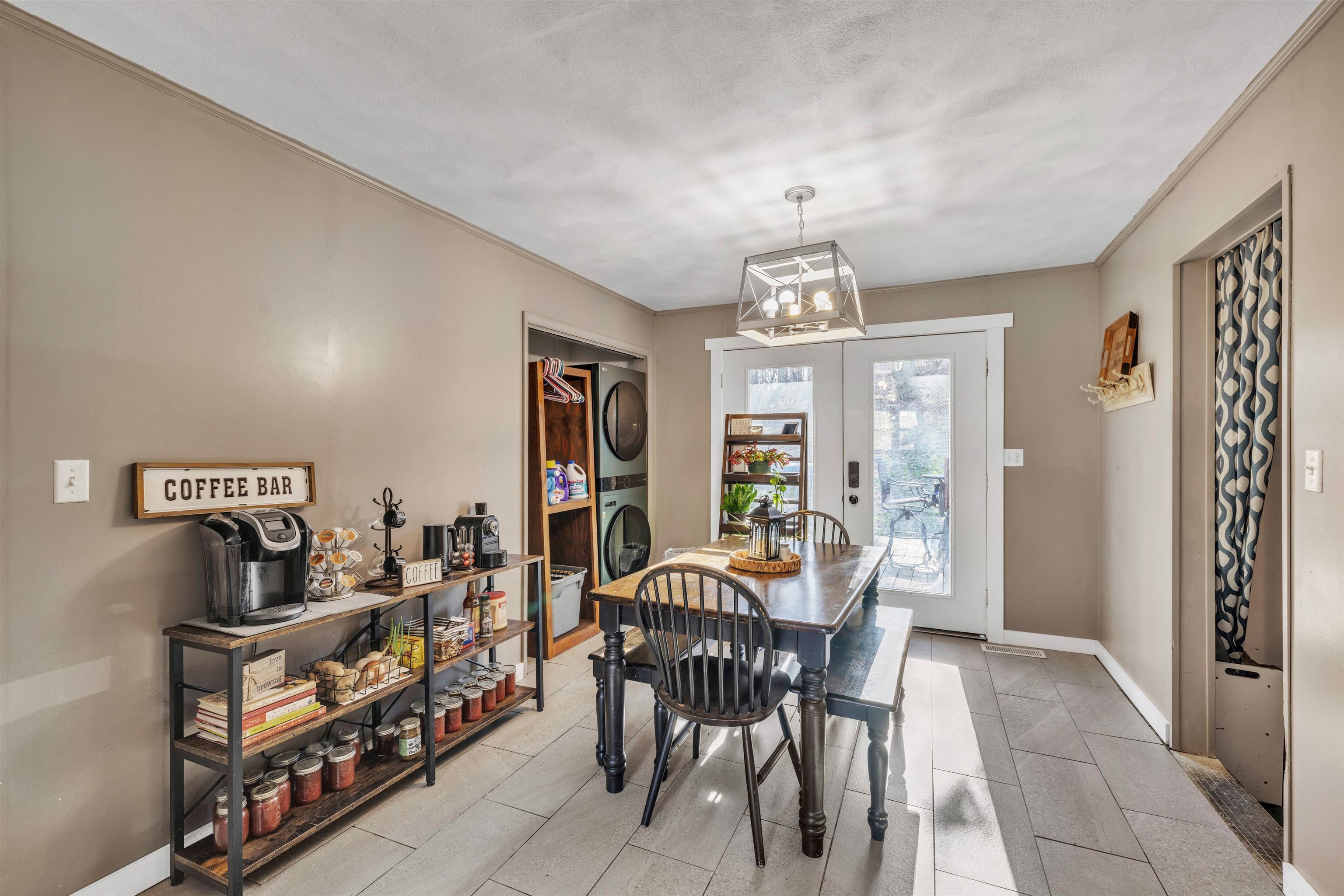1573 Park Road, Hawesville, Kentucky 42348, 3 Bedrooms Bedrooms, ,1 BathroomBathrooms,Single Family Residence,For Sale,Park Road,89184