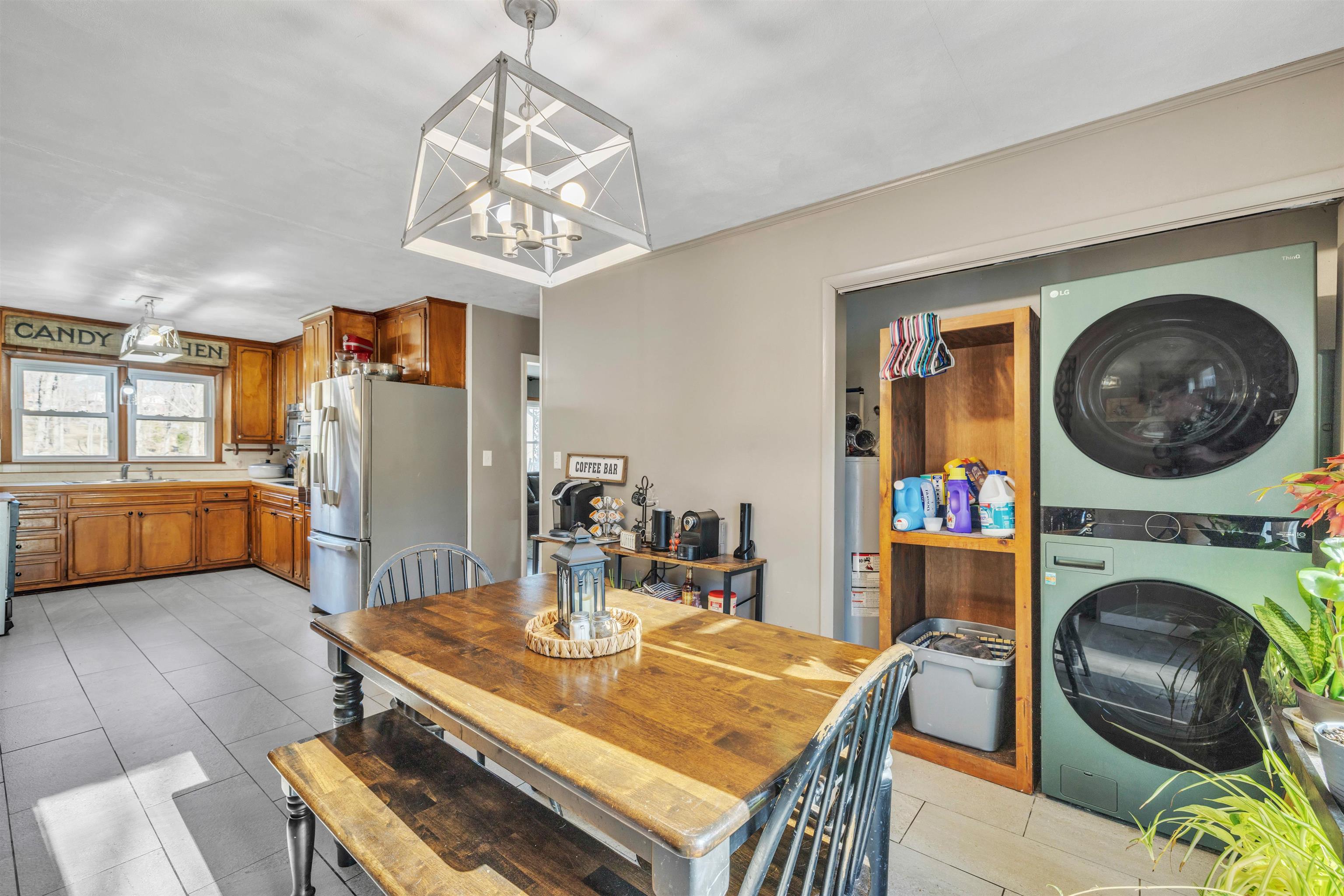 1573 Park Road, Hawesville, Kentucky 42348, 3 Bedrooms Bedrooms, ,1 BathroomBathrooms,Single Family Residence,For Sale,Park Road,89184