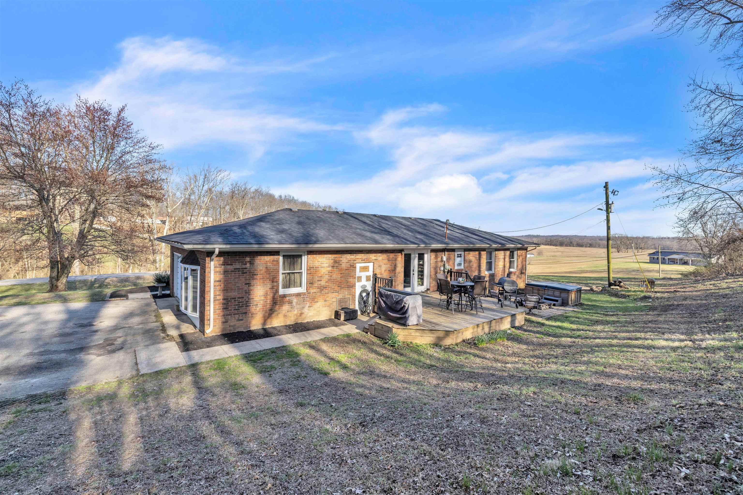 1573 Park Road, Hawesville, Kentucky 42348, 3 Bedrooms Bedrooms, ,1 BathroomBathrooms,Single Family Residence,For Sale,Park Road,89184