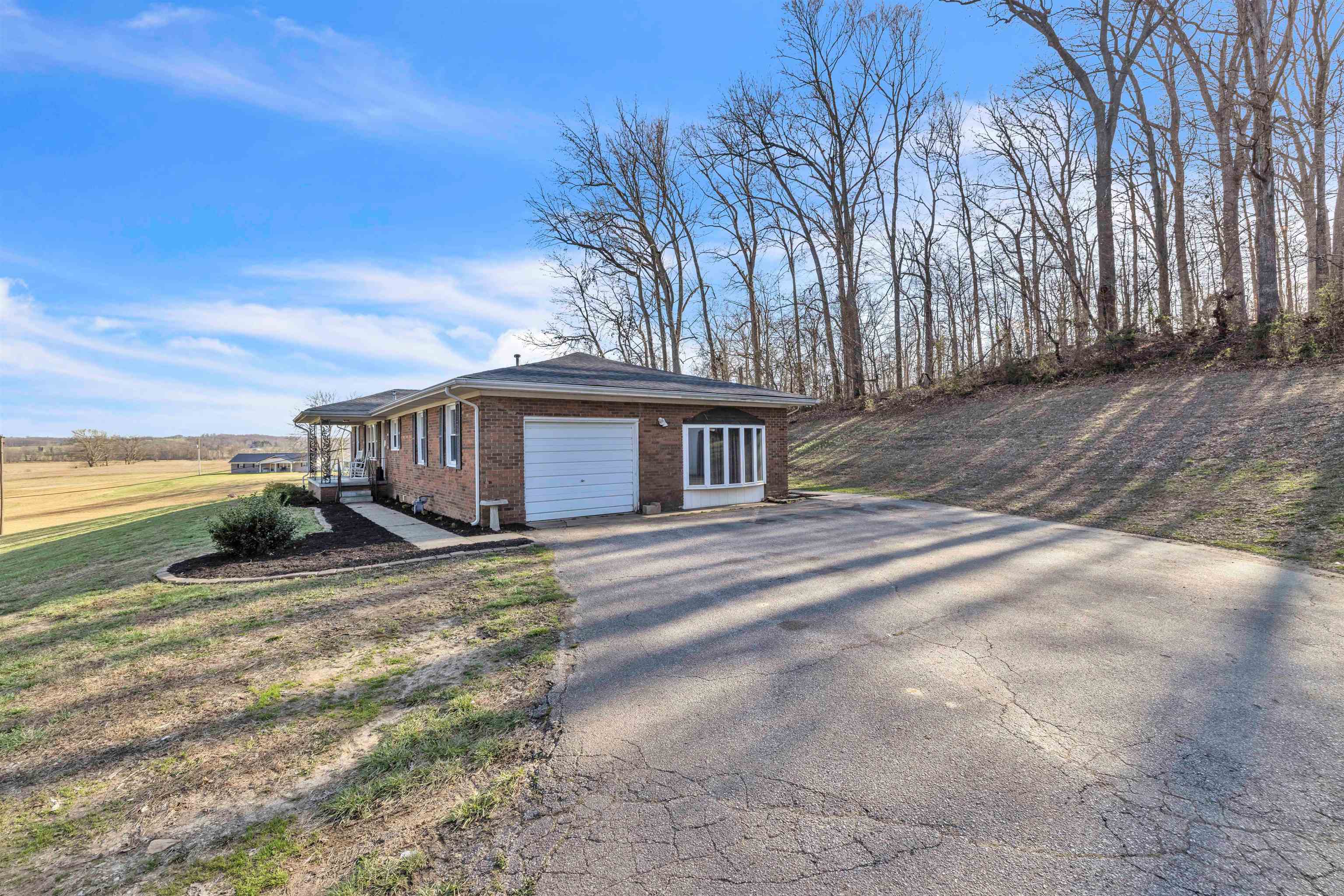 1573 Park Road, Hawesville, Kentucky 42348, 3 Bedrooms Bedrooms, ,1 BathroomBathrooms,Single Family Residence,For Sale,Park Road,89184