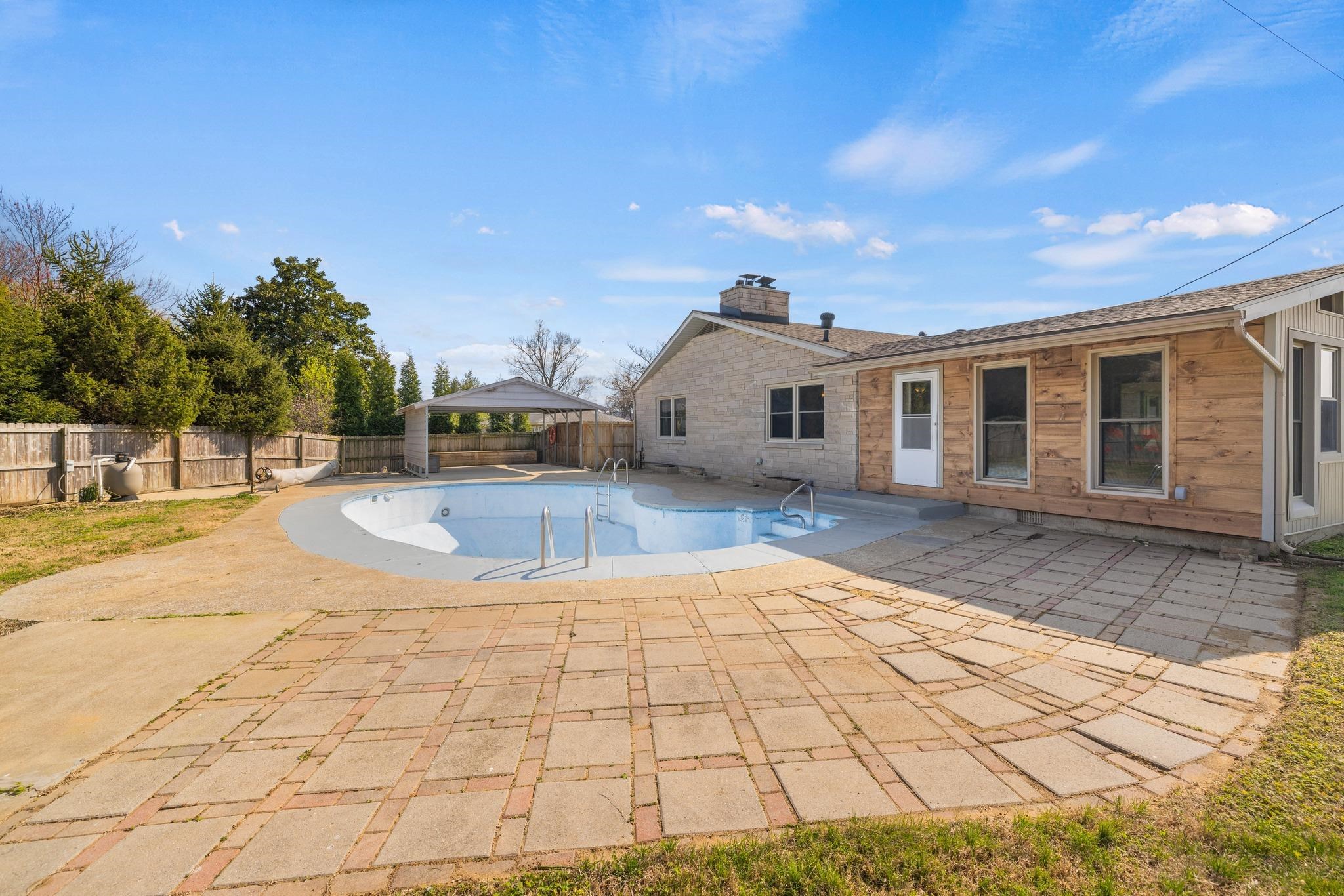 222 Brown Court, Owensboro, Kentucky 42303, 3 Bedrooms Bedrooms, ,2 BathroomsBathrooms,Ranch,For Sale,Brown Court,89187