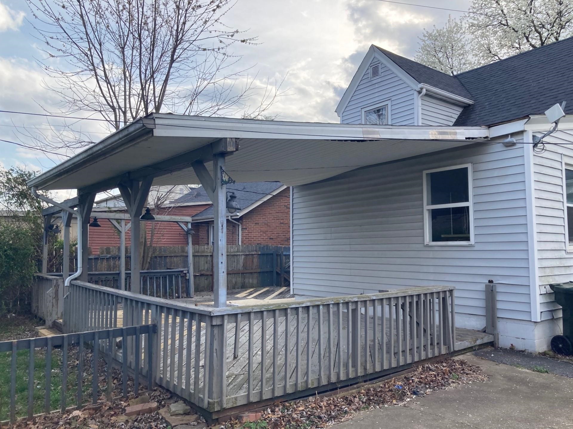 1639 Daviess Street, Owensboro, Kentucky 42303, 3 Bedrooms Bedrooms, ,1 BathroomBathrooms,Single Family Residence,For Sale,Daviess Street,89193
