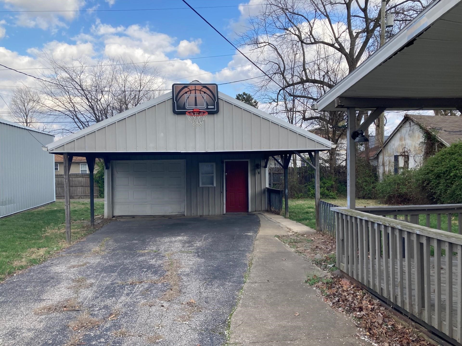 1639 Daviess Street, Owensboro, Kentucky 42303, 3 Bedrooms Bedrooms, ,1 BathroomBathrooms,Single Family Residence,For Sale,Daviess Street,89193