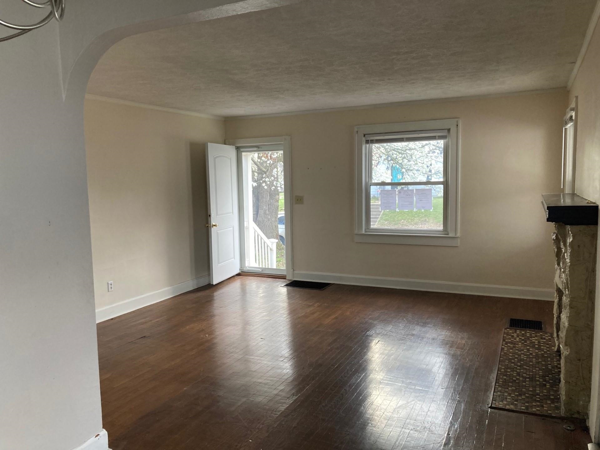 1639 Daviess Street, Owensboro, Kentucky 42303, 3 Bedrooms Bedrooms, ,1 BathroomBathrooms,Single Family Residence,For Sale,Daviess Street,89193