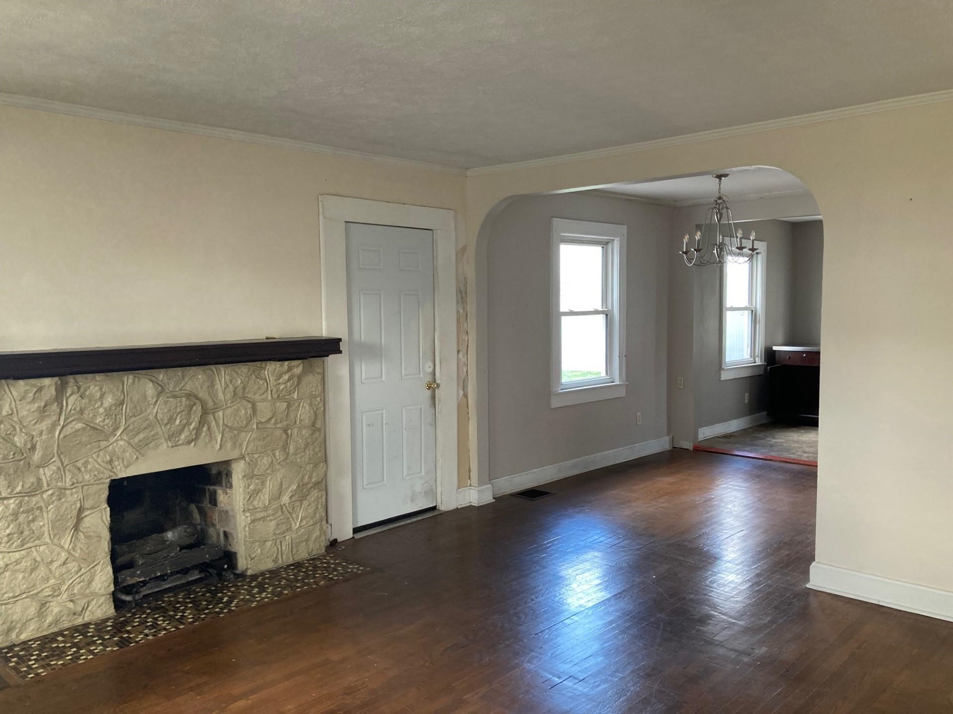 1639 Daviess Street, Owensboro, Kentucky 42303, 3 Bedrooms Bedrooms, ,1 BathroomBathrooms,Single Family Residence,For Sale,Daviess Street,89193