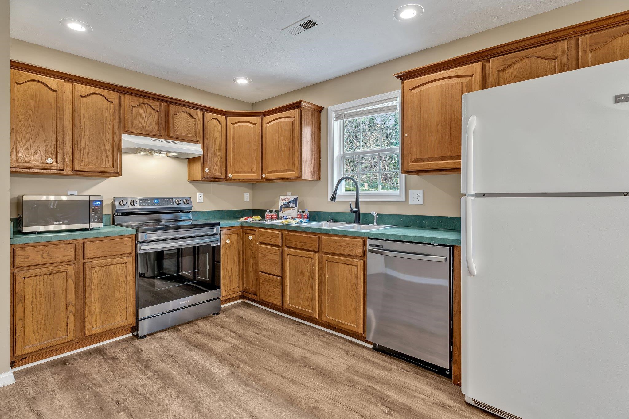 444 Canoe Creek Drive, Henderson, Kentucky 42420, 3 Bedrooms Bedrooms, ,2 BathroomsBathrooms,Single Family Residence,For Sale,Canoe Creek Drive,89196