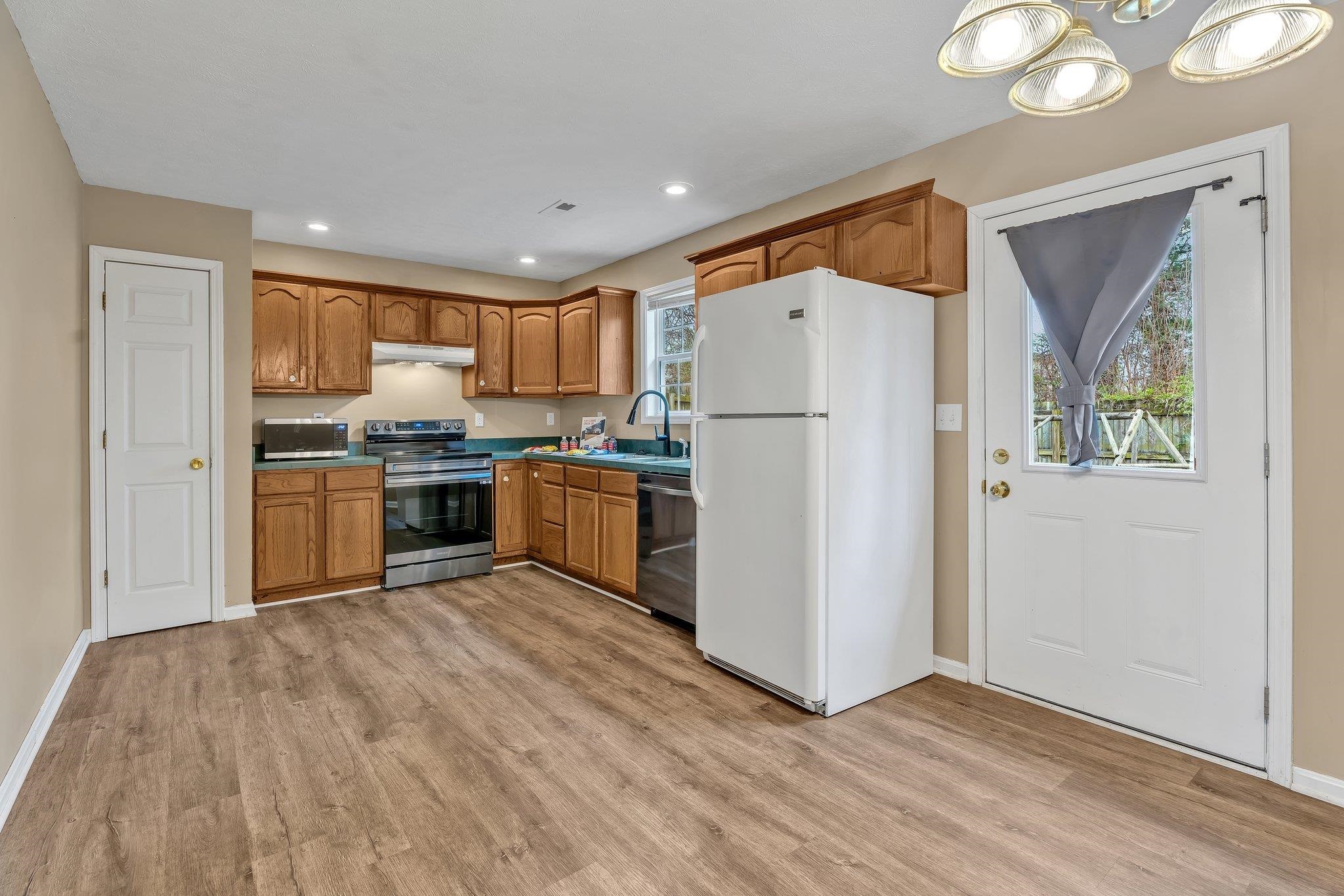 444 Canoe Creek Drive, Henderson, Kentucky 42420, 3 Bedrooms Bedrooms, ,2 BathroomsBathrooms,Single Family Residence,For Sale,Canoe Creek Drive,89196
