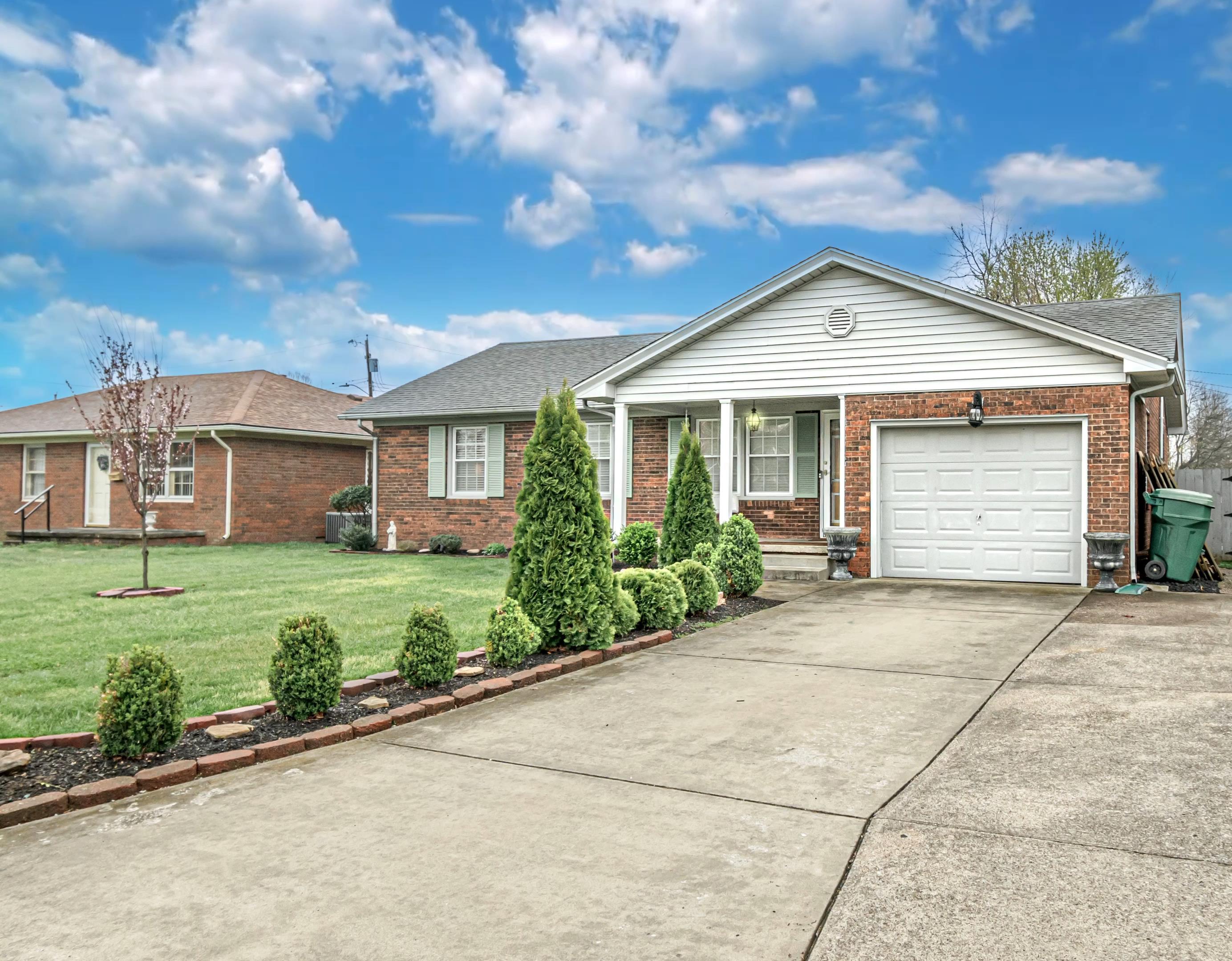 1806 Standish Place, Owensboro, Kentucky 42301, 3 Bedrooms Bedrooms, ,1 BathroomBathrooms,Single Family Residence,For Sale,Standish Place,89199
