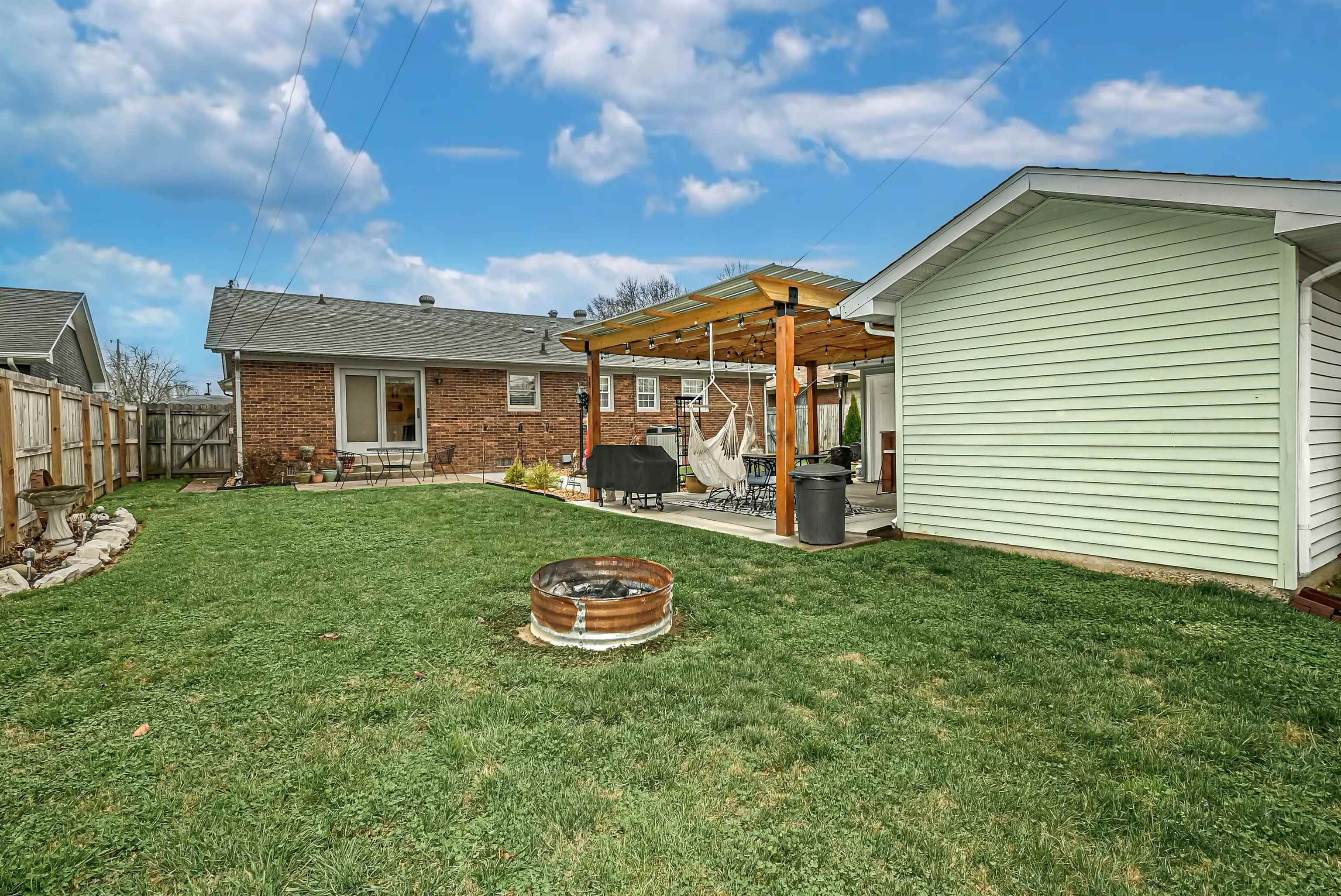 1806 Standish Place, Owensboro, Kentucky 42301, 3 Bedrooms Bedrooms, ,1 BathroomBathrooms,Single Family Residence,For Sale,Standish Place,89199