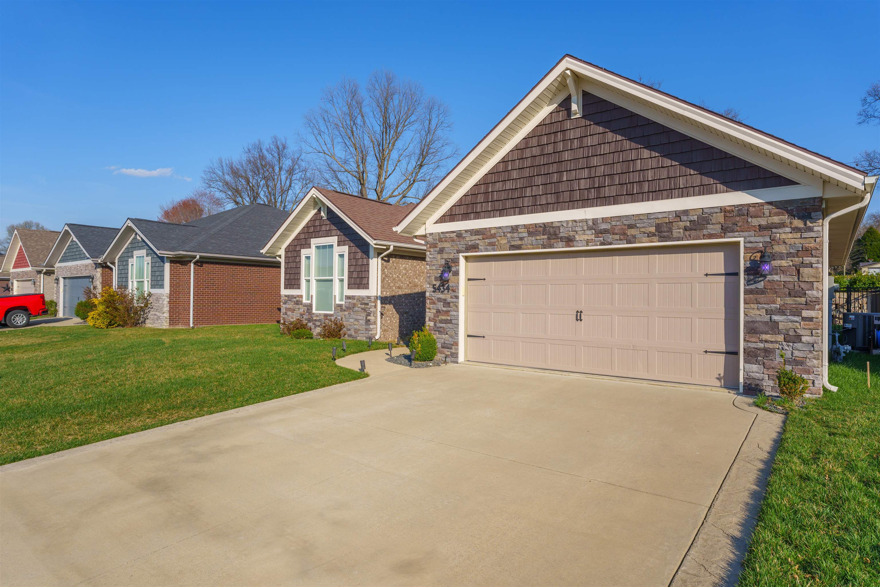 5434 Park Haven Bend, Owensboro, Kentucky 42303, 3 Bedrooms Bedrooms, ,2 BathroomsBathrooms,Single Family Residence,For Sale,Park Haven Bend,89203