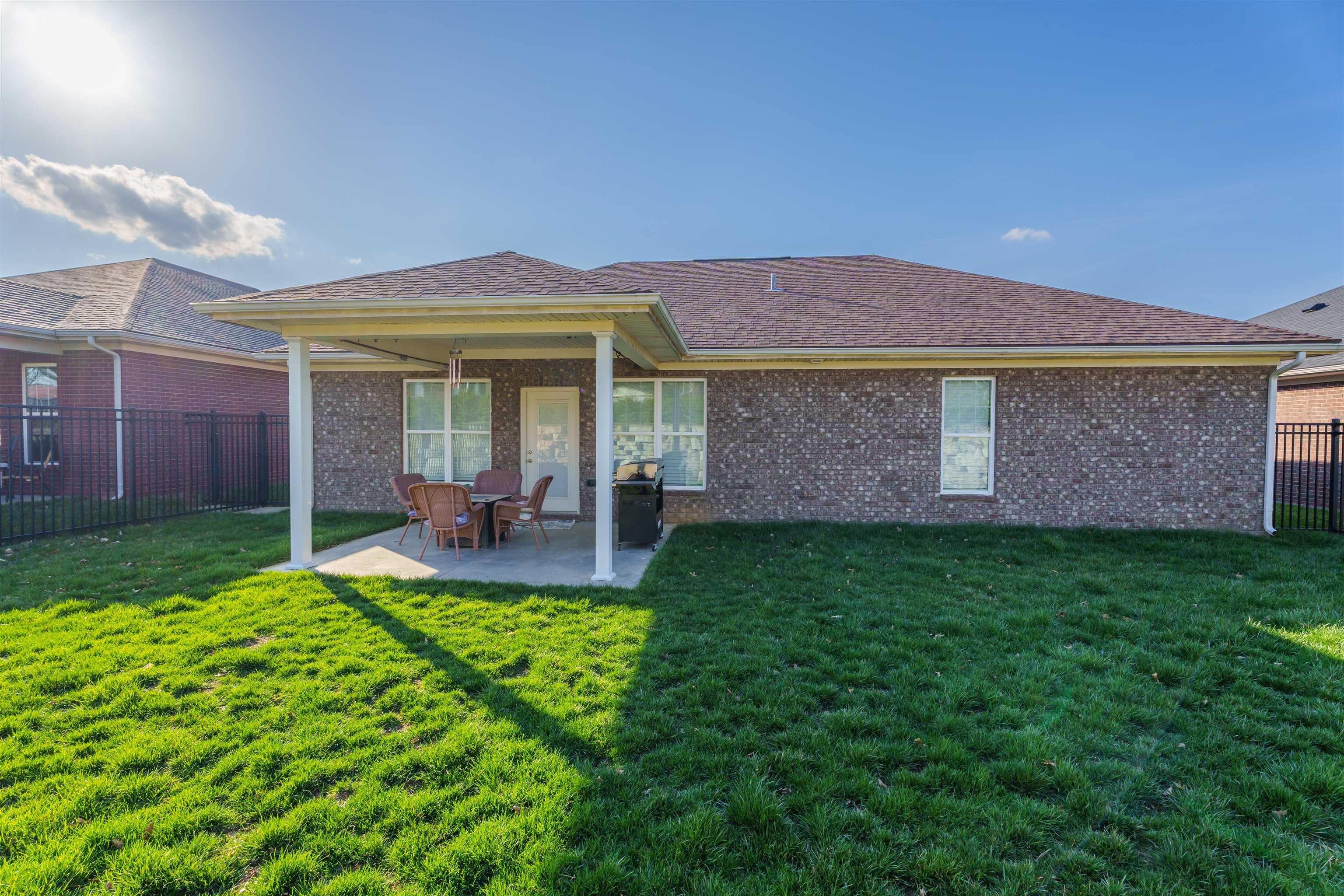 5434 Park Haven Bend, Owensboro, Kentucky 42303, 3 Bedrooms Bedrooms, ,2 BathroomsBathrooms,Single Family Residence,For Sale,Park Haven Bend,89203