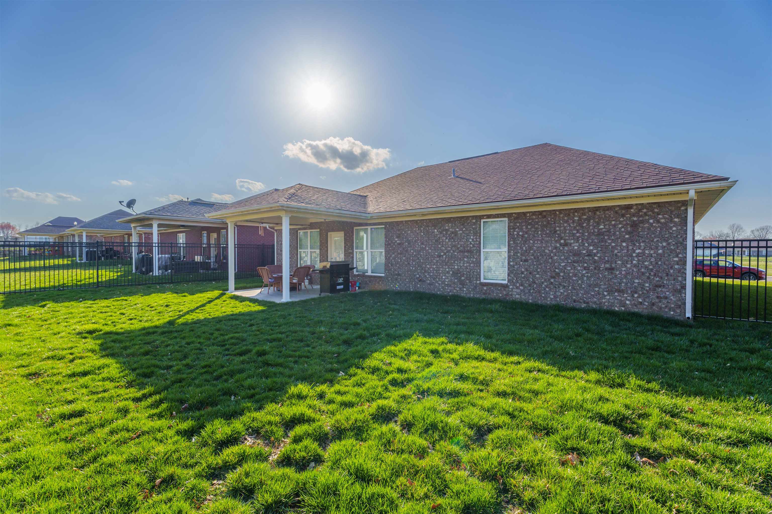 5434 Park Haven Bend, Owensboro, Kentucky 42303, 3 Bedrooms Bedrooms, ,2 BathroomsBathrooms,Single Family Residence,For Sale,Park Haven Bend,89203