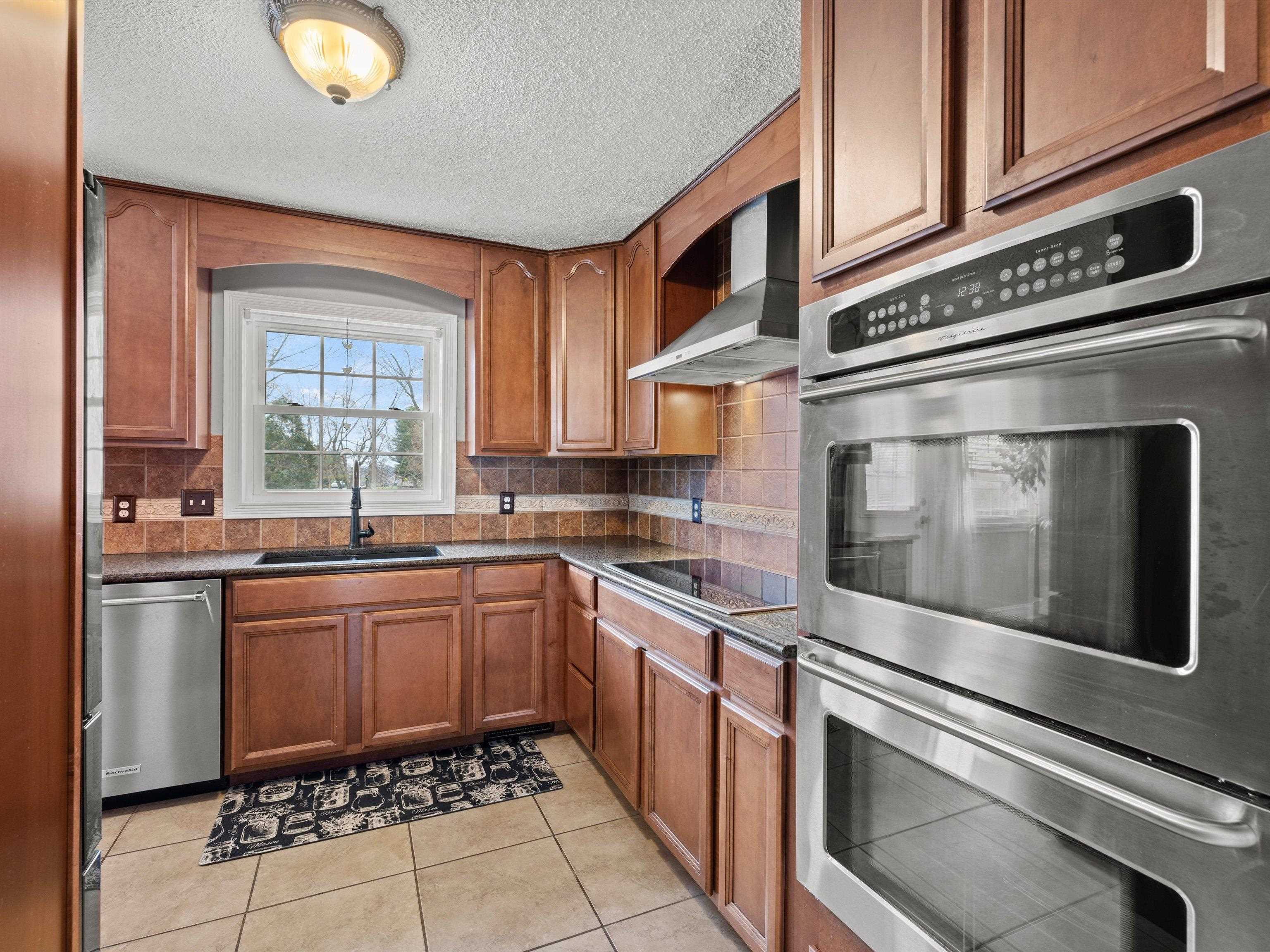 4707 Shell Drive, Owensboro, Kentucky 42303, 3 Bedrooms Bedrooms, ,3 BathroomsBathrooms,Single Family Residence,For Sale,Shell Drive,89208