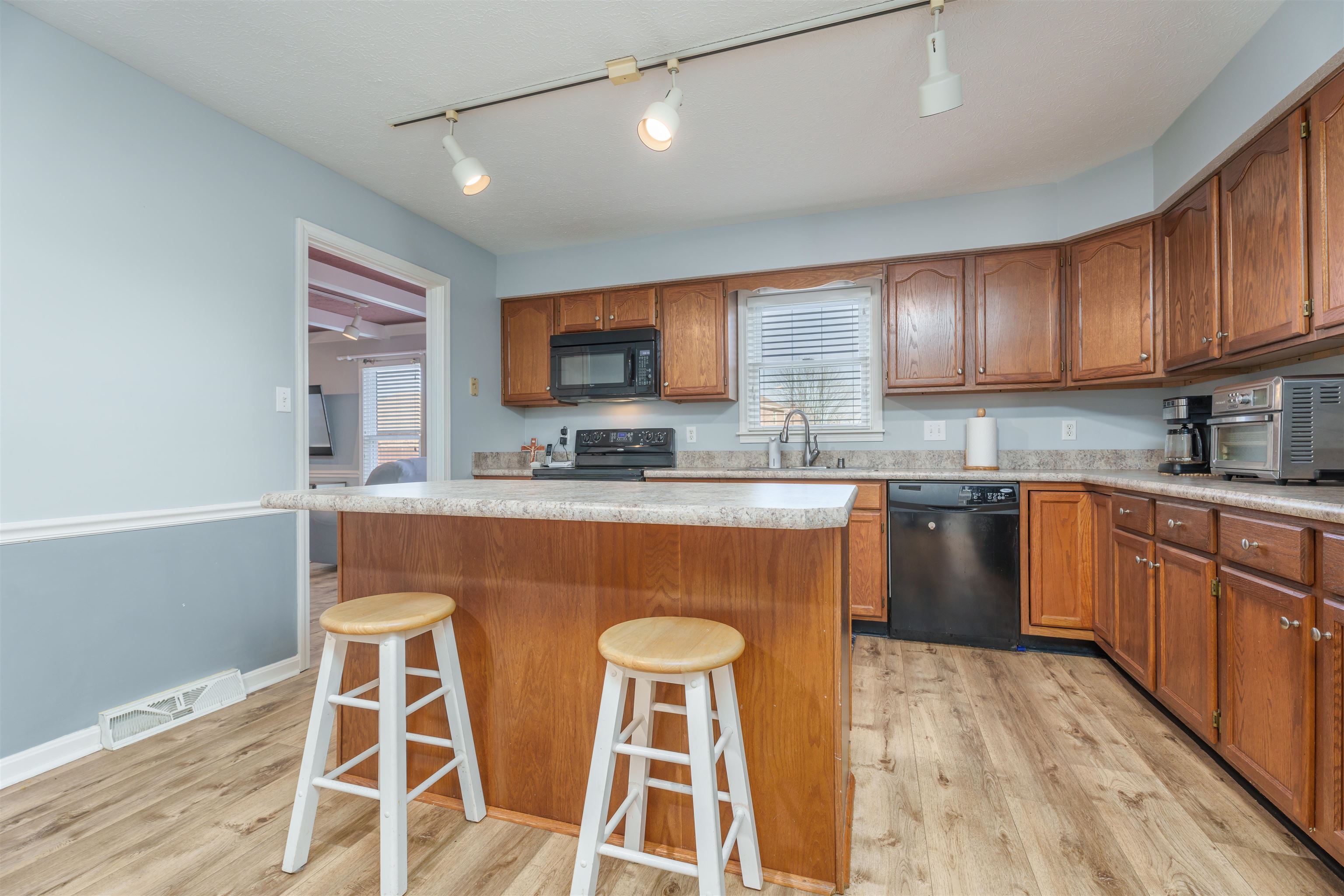 4309 Yorktown Place, Owensboro, Kentucky 42301, 4 Bedrooms Bedrooms, ,3 BathroomsBathrooms,Single Family Residence,For Sale,Yorktown Place,89212