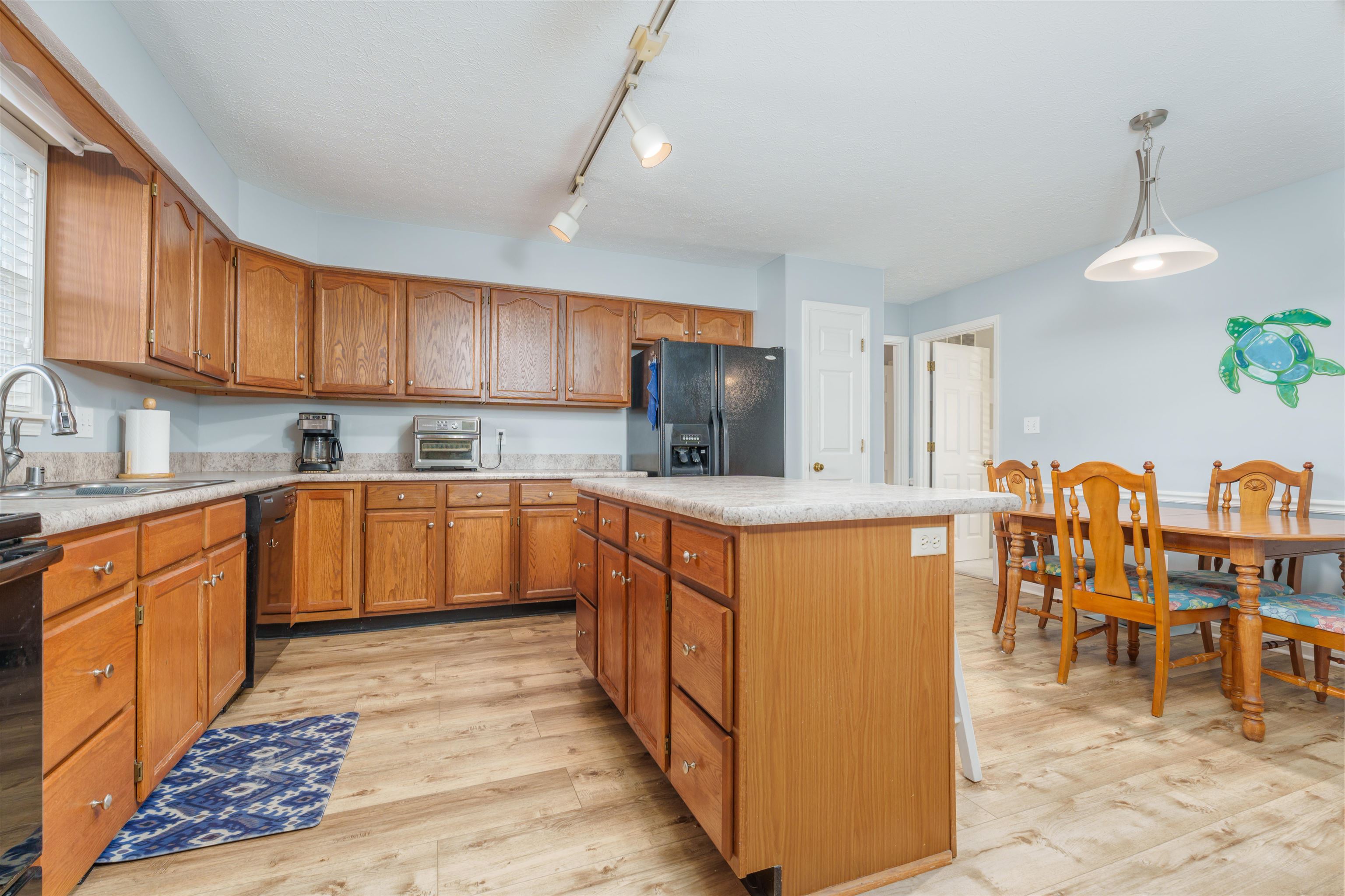 4309 Yorktown Place, Owensboro, Kentucky 42301, 4 Bedrooms Bedrooms, ,3 BathroomsBathrooms,Single Family Residence,For Sale,Yorktown Place,89212
