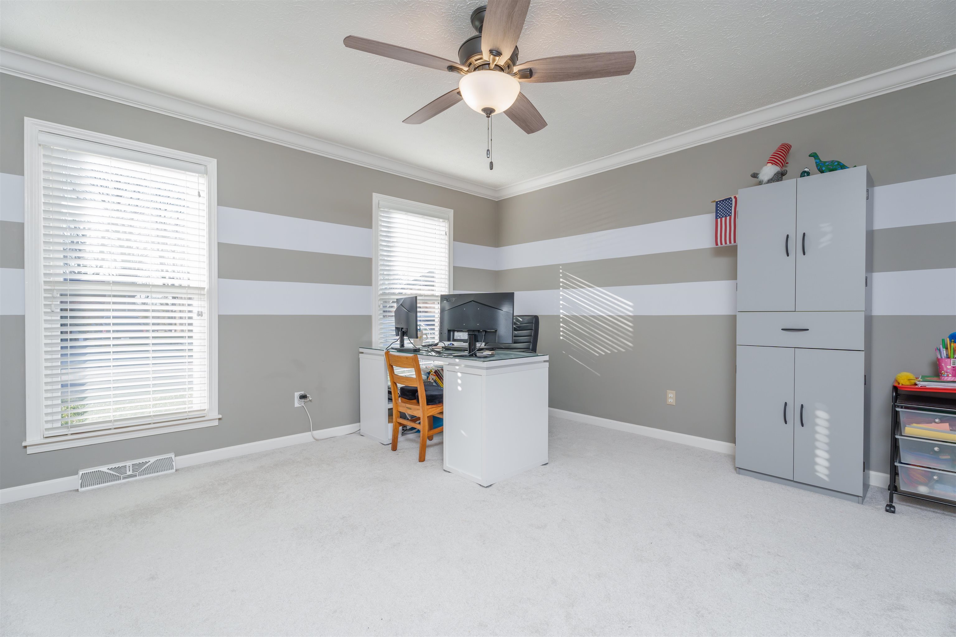 4309 Yorktown Place, Owensboro, Kentucky 42301, 4 Bedrooms Bedrooms, ,3 BathroomsBathrooms,Single Family Residence,For Sale,Yorktown Place,89212