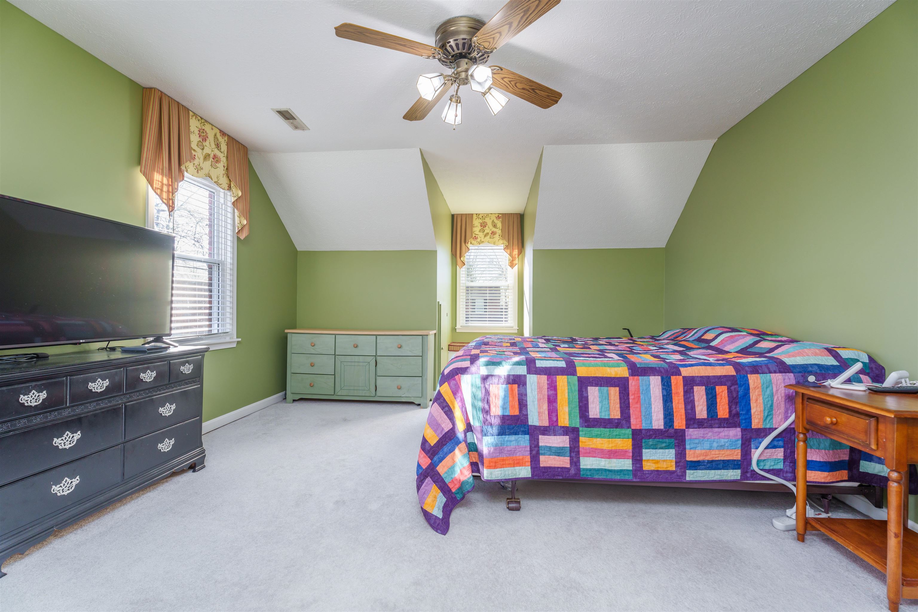 4309 Yorktown Place, Owensboro, Kentucky 42301, 4 Bedrooms Bedrooms, ,3 BathroomsBathrooms,Single Family Residence,For Sale,Yorktown Place,89212